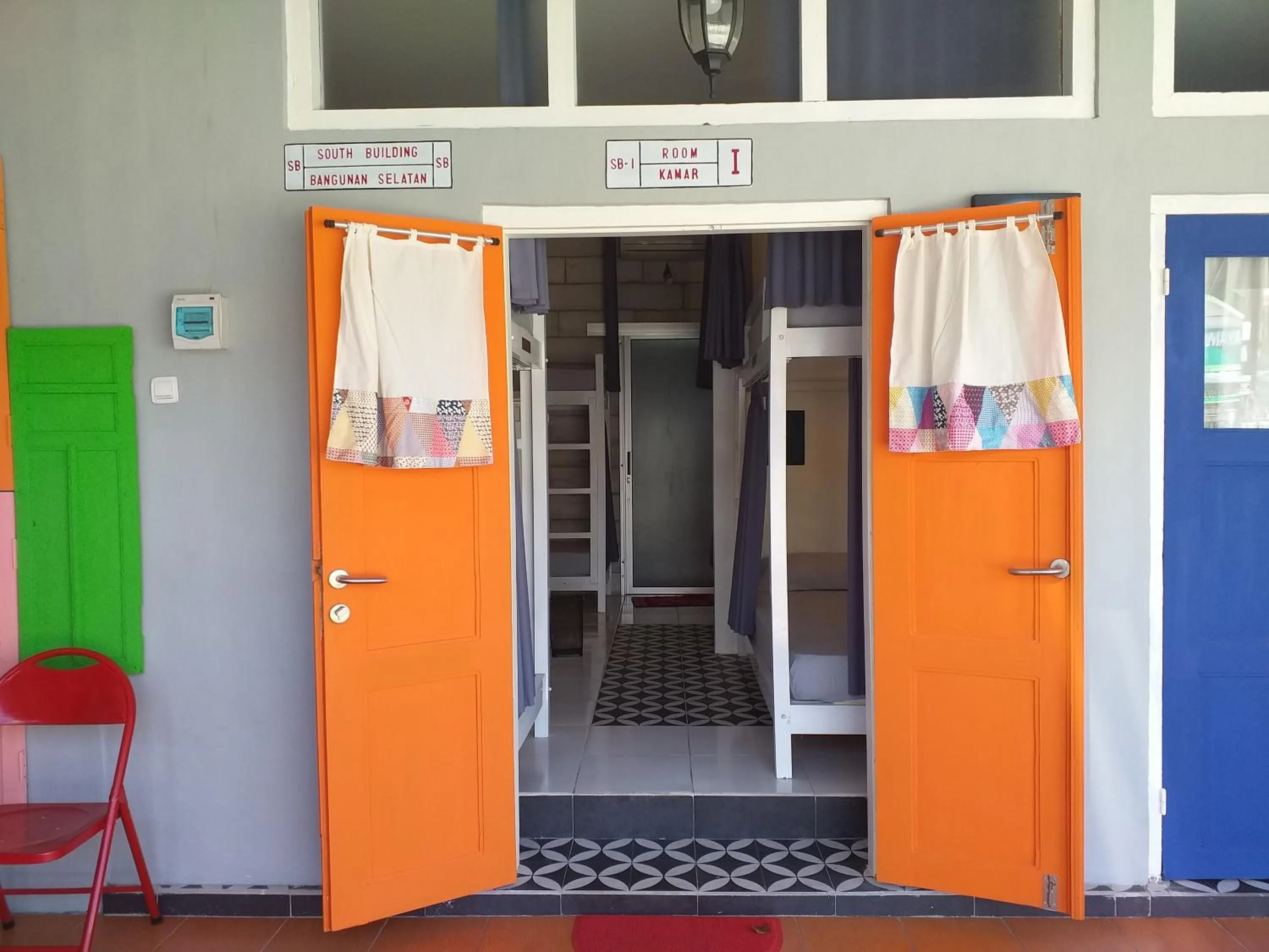 Facade/entrance in Home Addicts Hostel