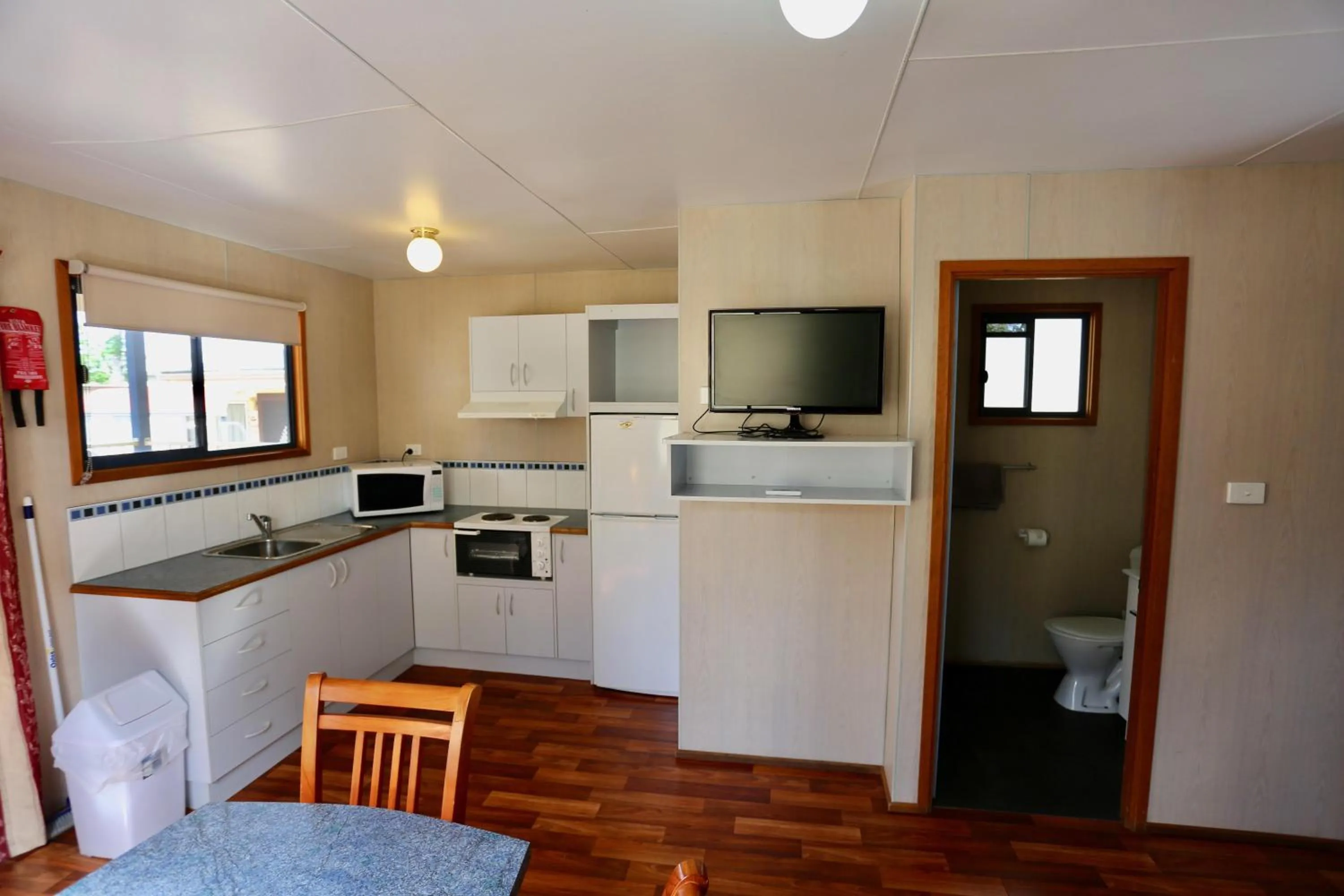 Kitchen or kitchenette in Young Caravan and Tourist Park