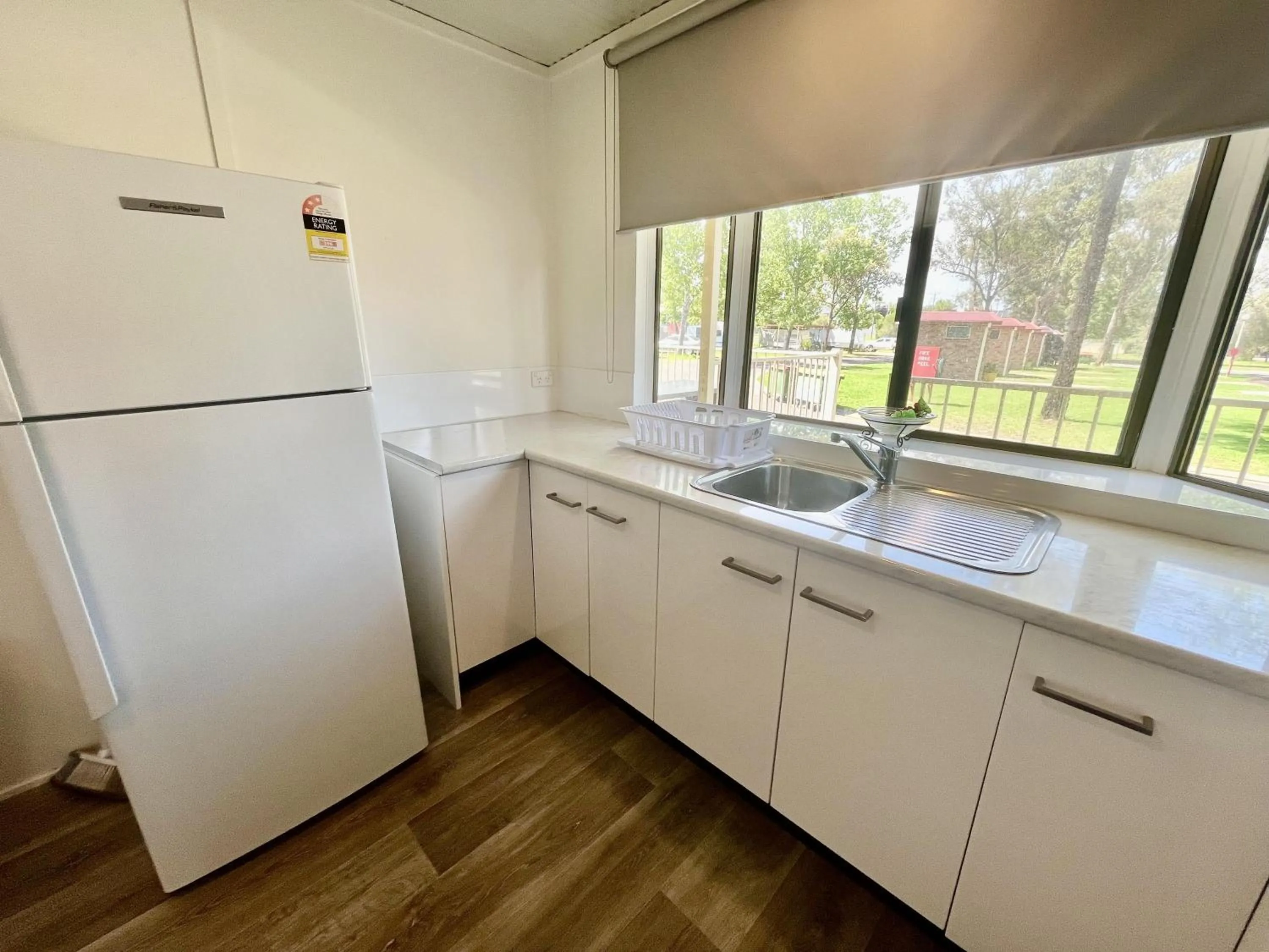 Kitchen or kitchenette in Young Caravan and Tourist Park