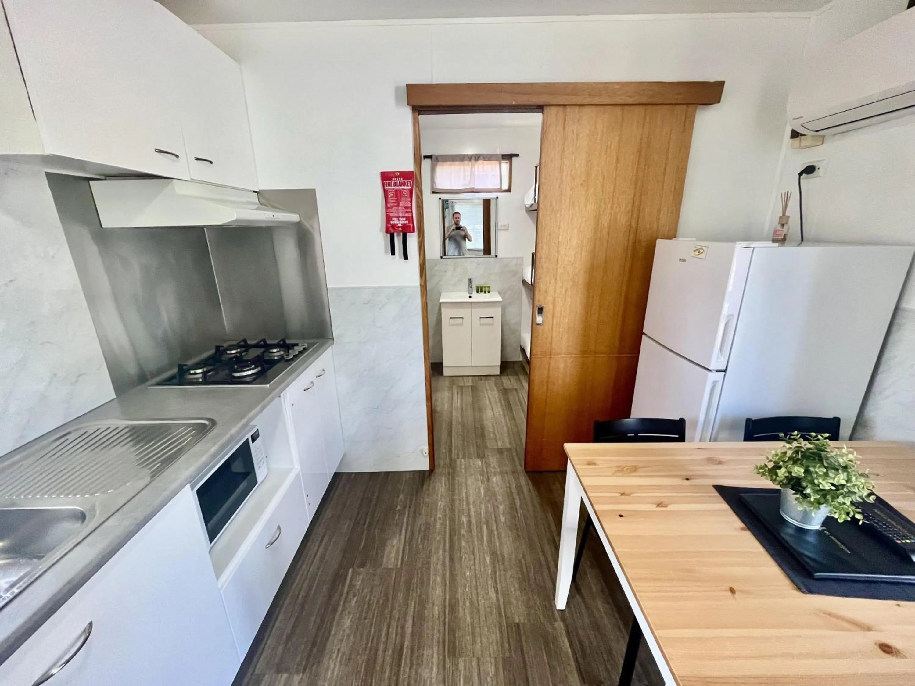 Kitchen or kitchenette in Young Caravan and Tourist Park
