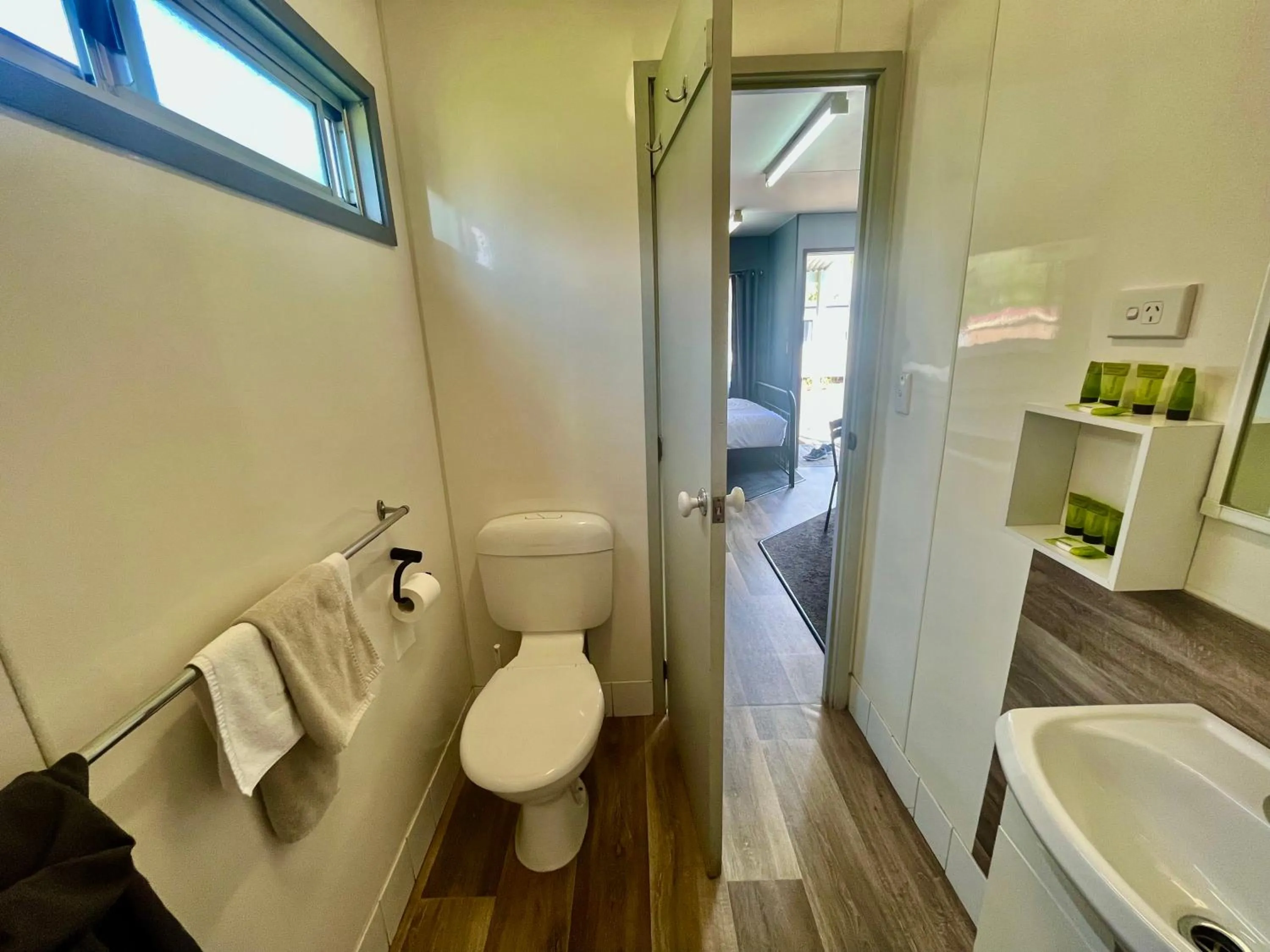 Bathroom in Young Caravan and Tourist Park
