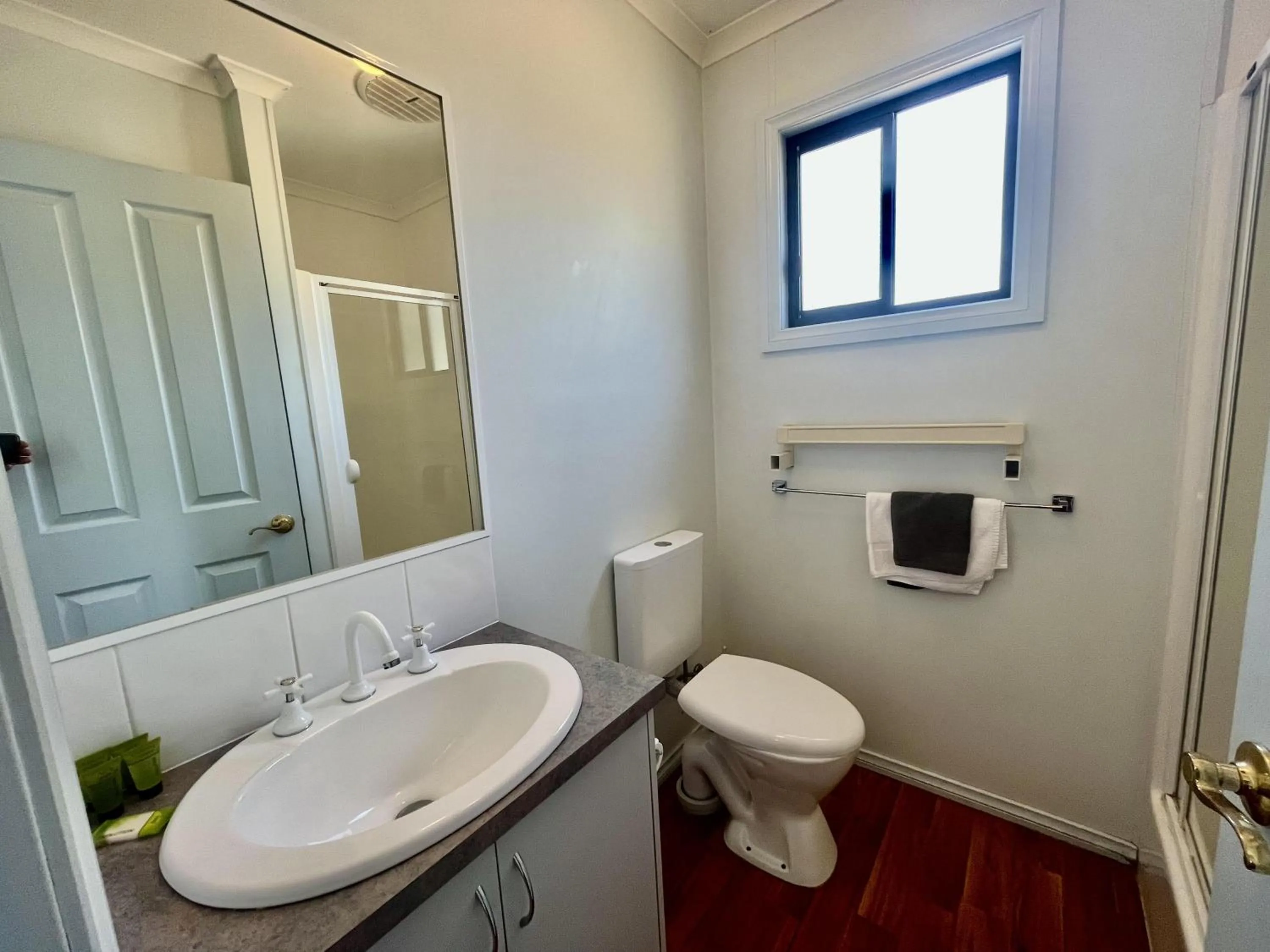 Bathroom in Young Caravan and Tourist Park