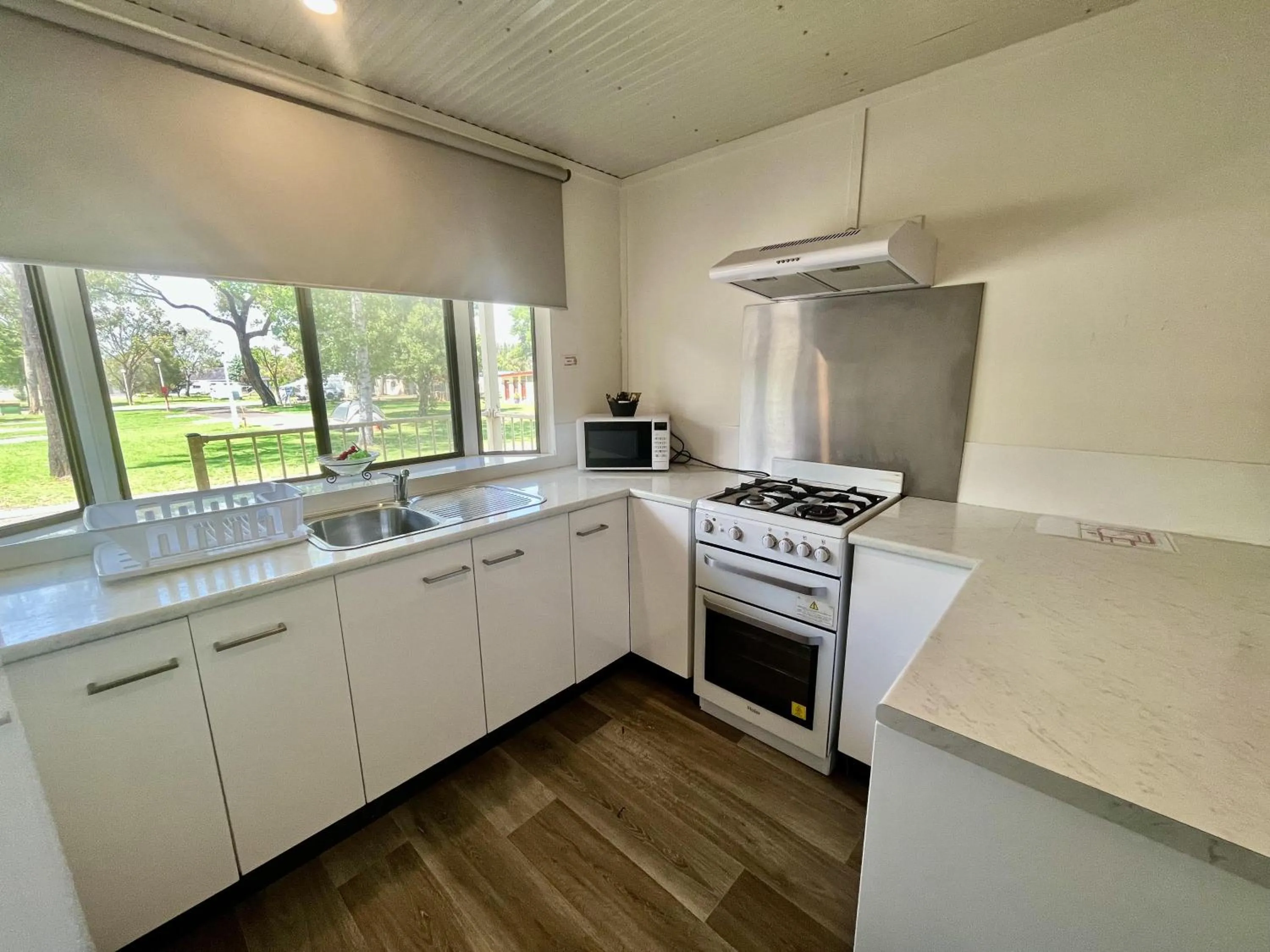 Kitchen or kitchenette in Young Caravan and Tourist Park