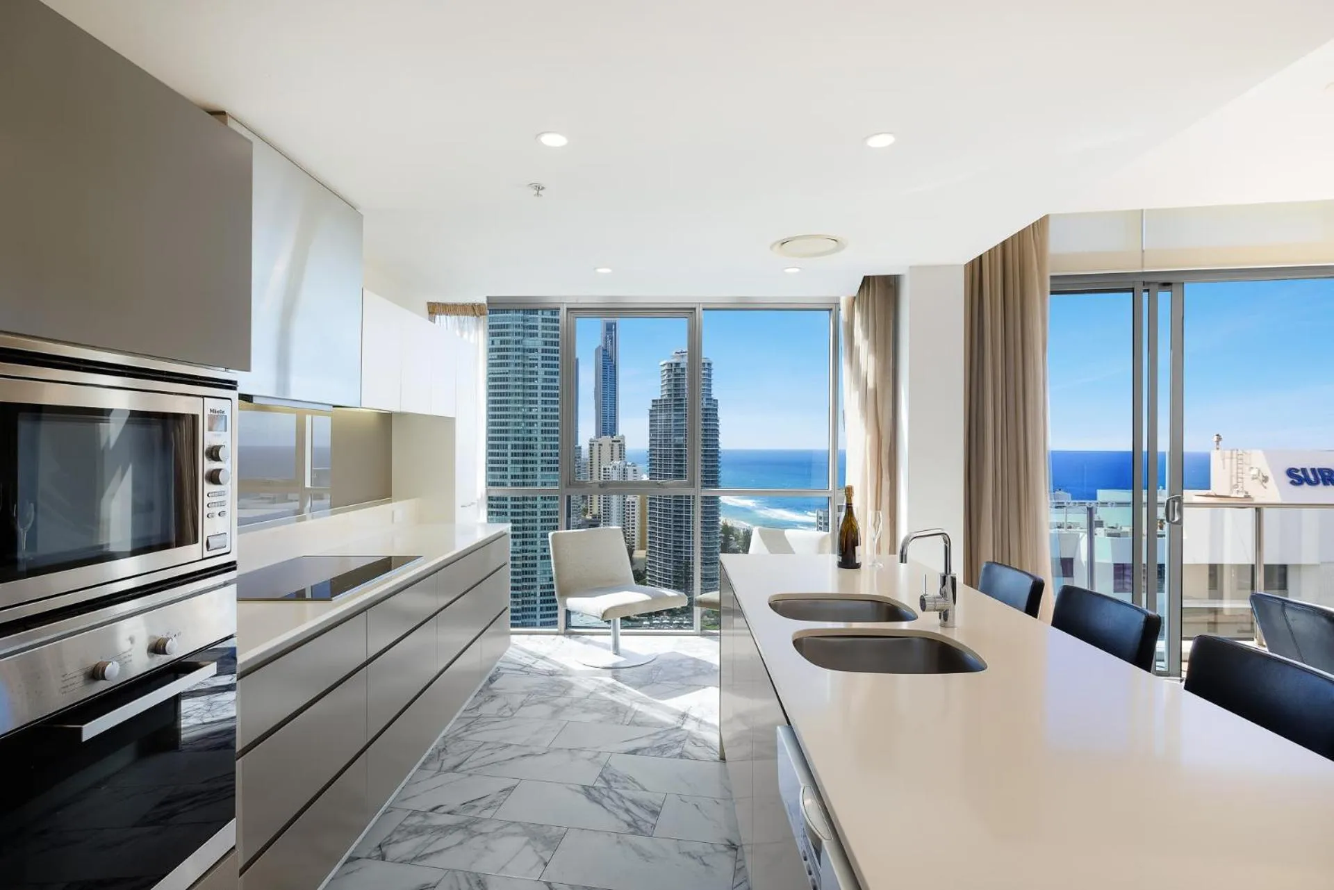 Artique Surfers Paradise - Official