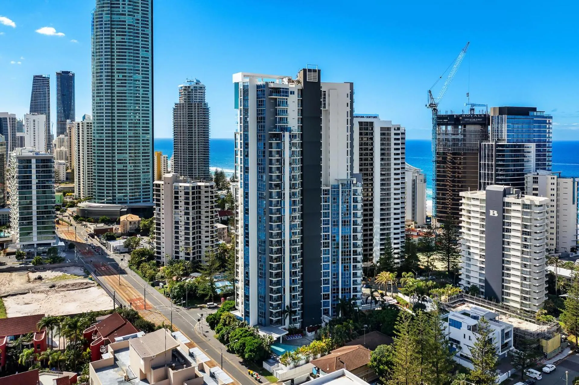 Artique Surfers Paradise - Official
