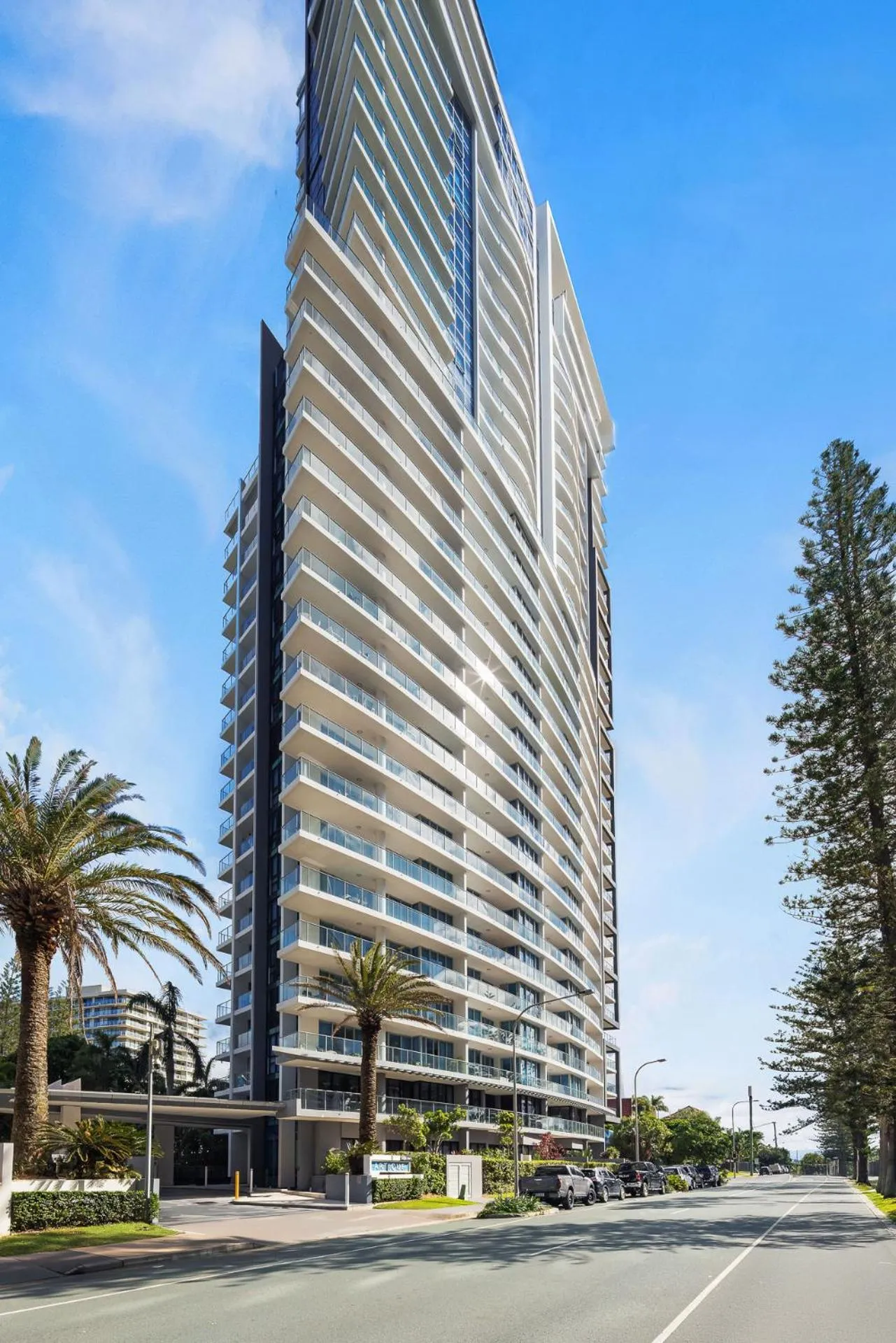 Artique Surfers Paradise - Official