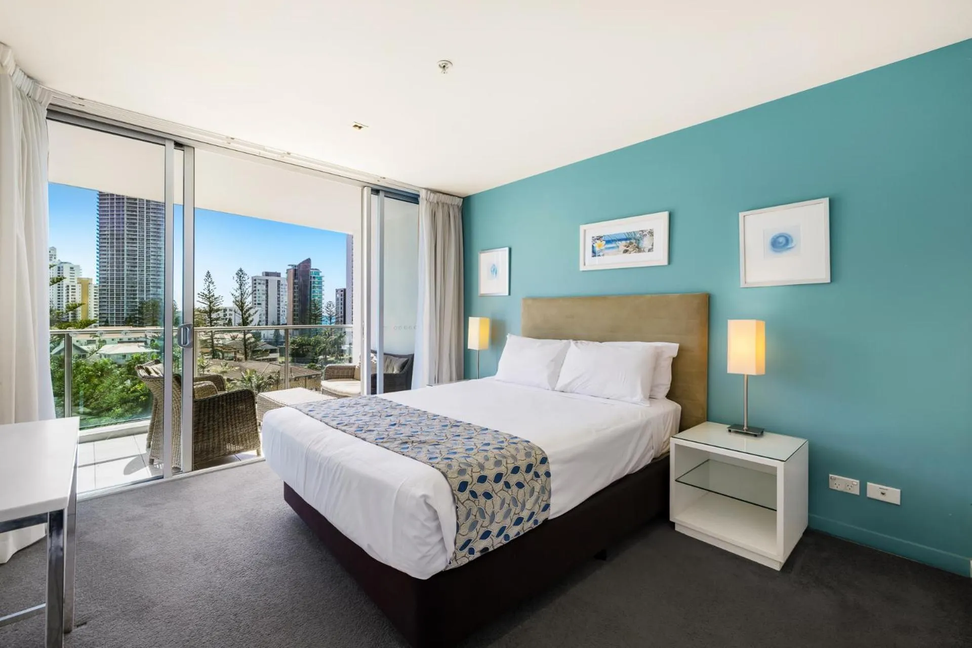 Bed in Artique Surfers Paradise - Official