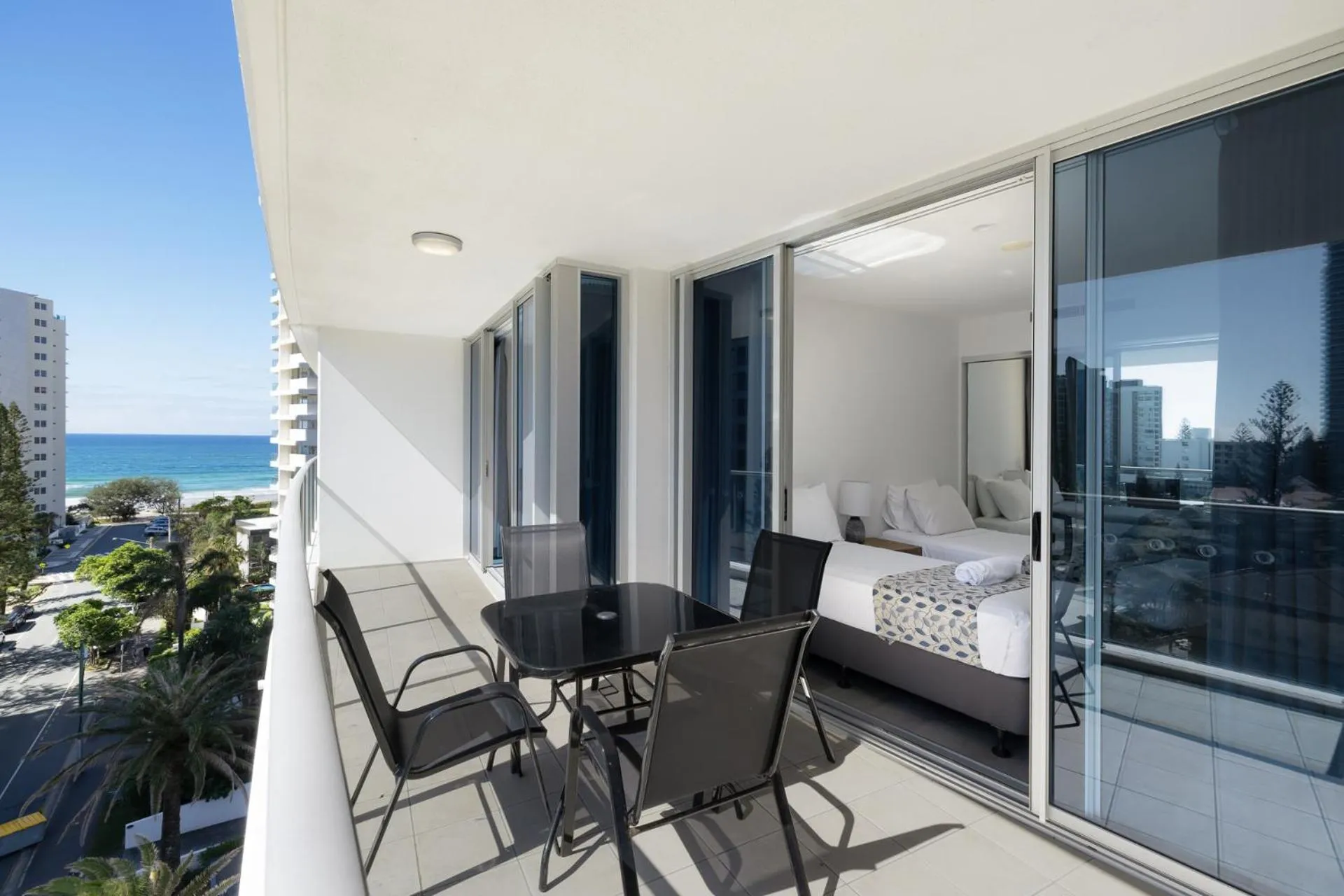 Bed in Artique Surfers Paradise - Official