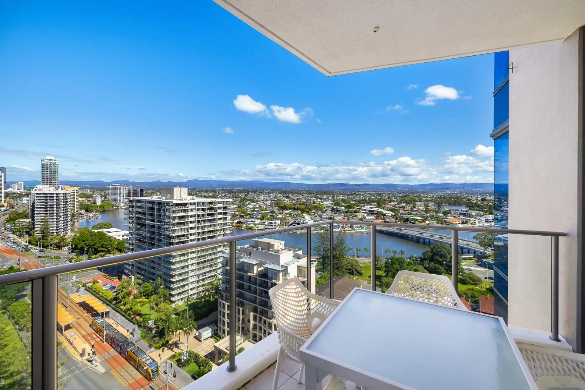 Artique Surfers Paradise - Official