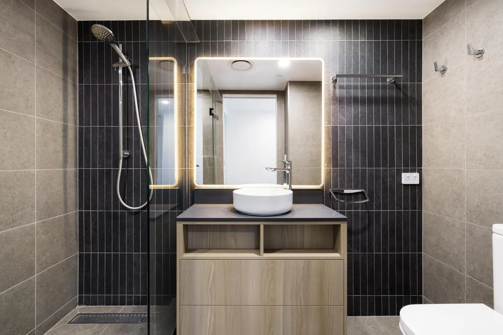 Artique Surfers Paradise - Official