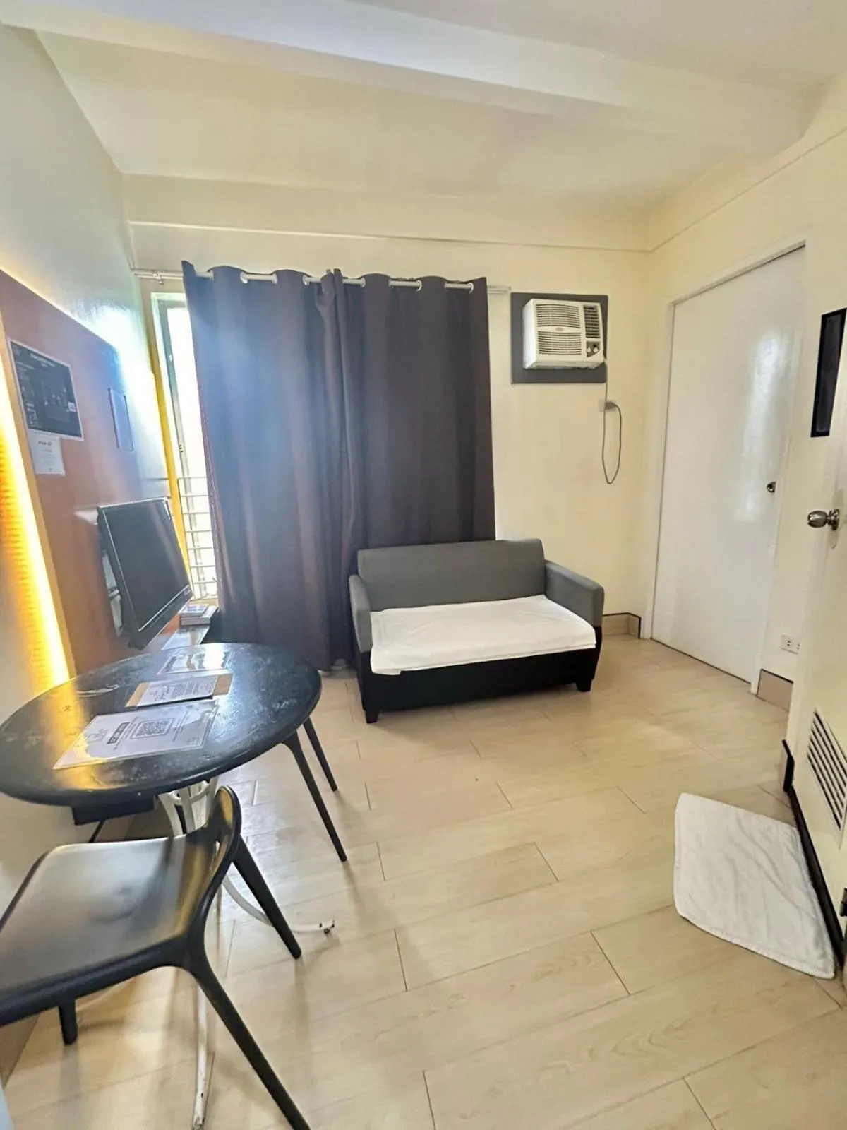 Bed in Selah Lofts Hotel