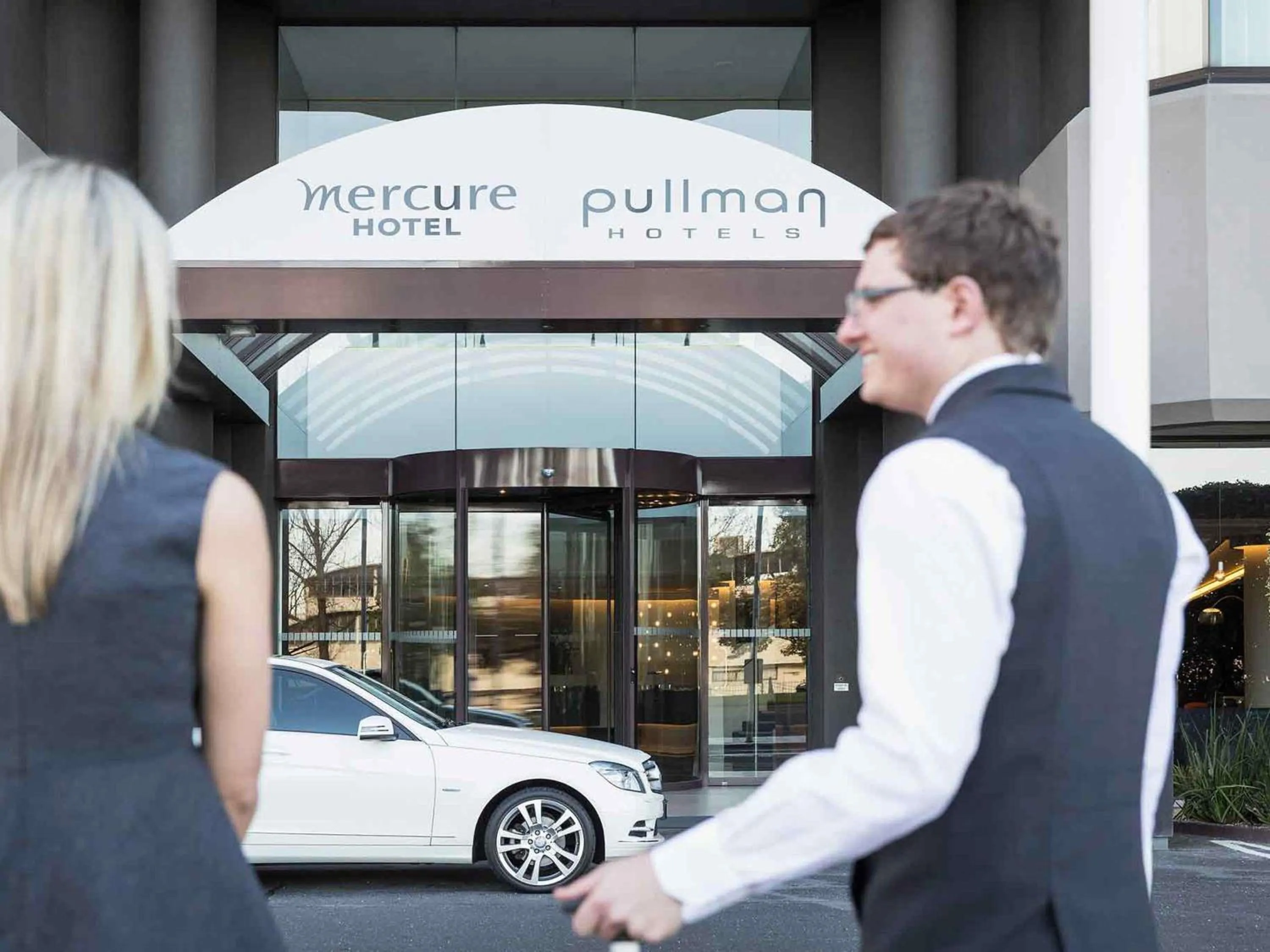 Property building in Pullman Melbourne Albert Park