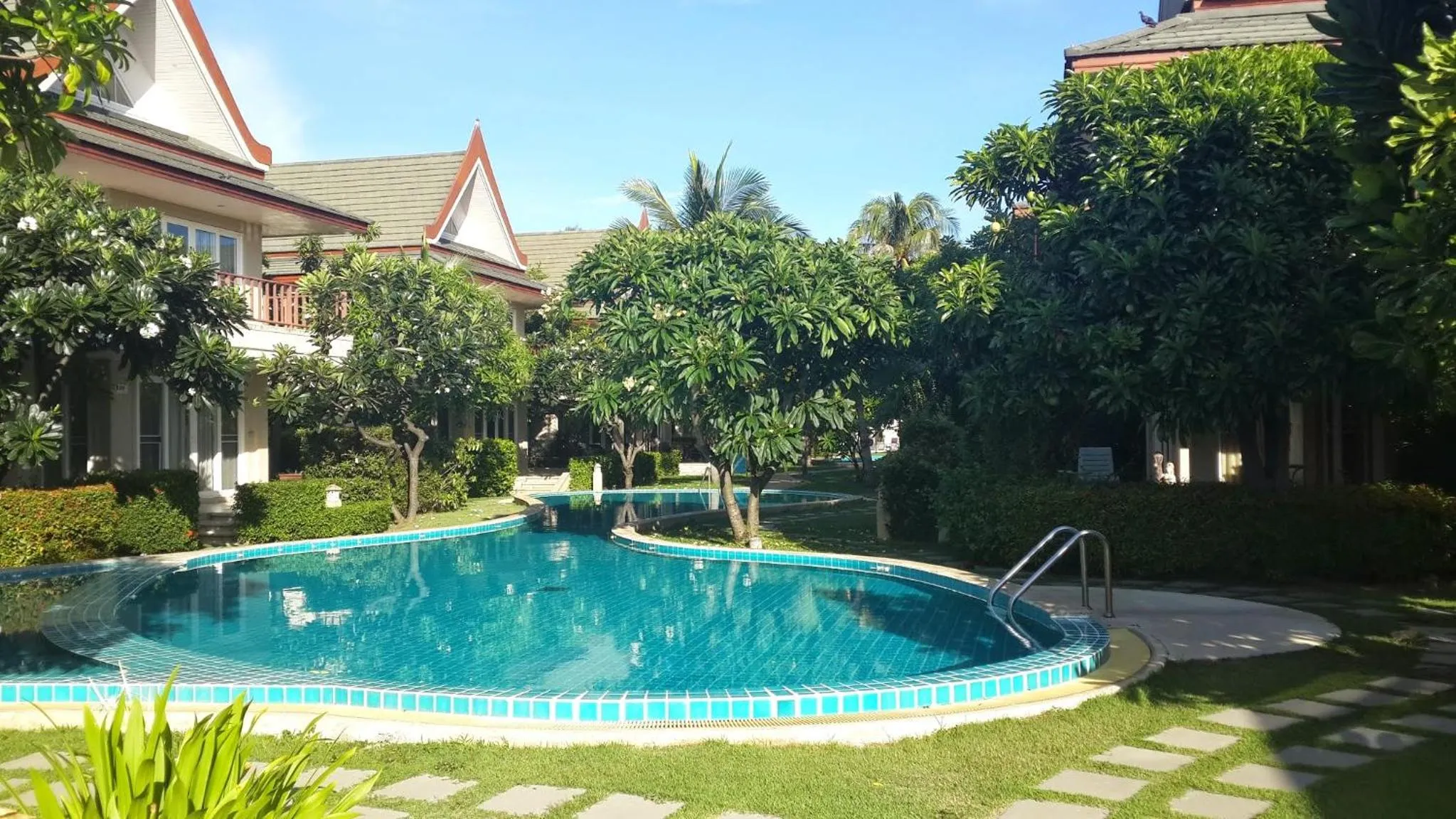 Baan Talay Samran 4 Bedrooms Villa with Beach and 3 pools