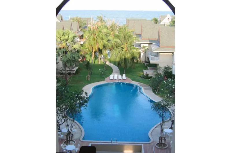 Baan Talay Samran 4 Bedrooms Villa with Beach and 3 pools