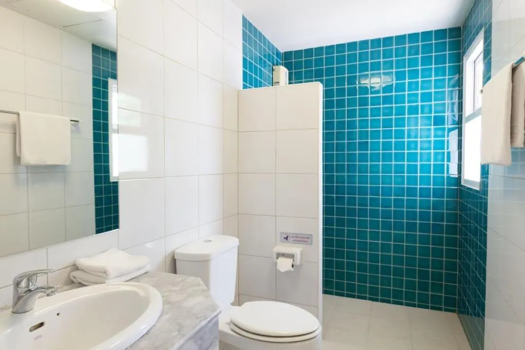 Baan Talay Samran 4 Bedrooms Villa with Beach and 3 pools