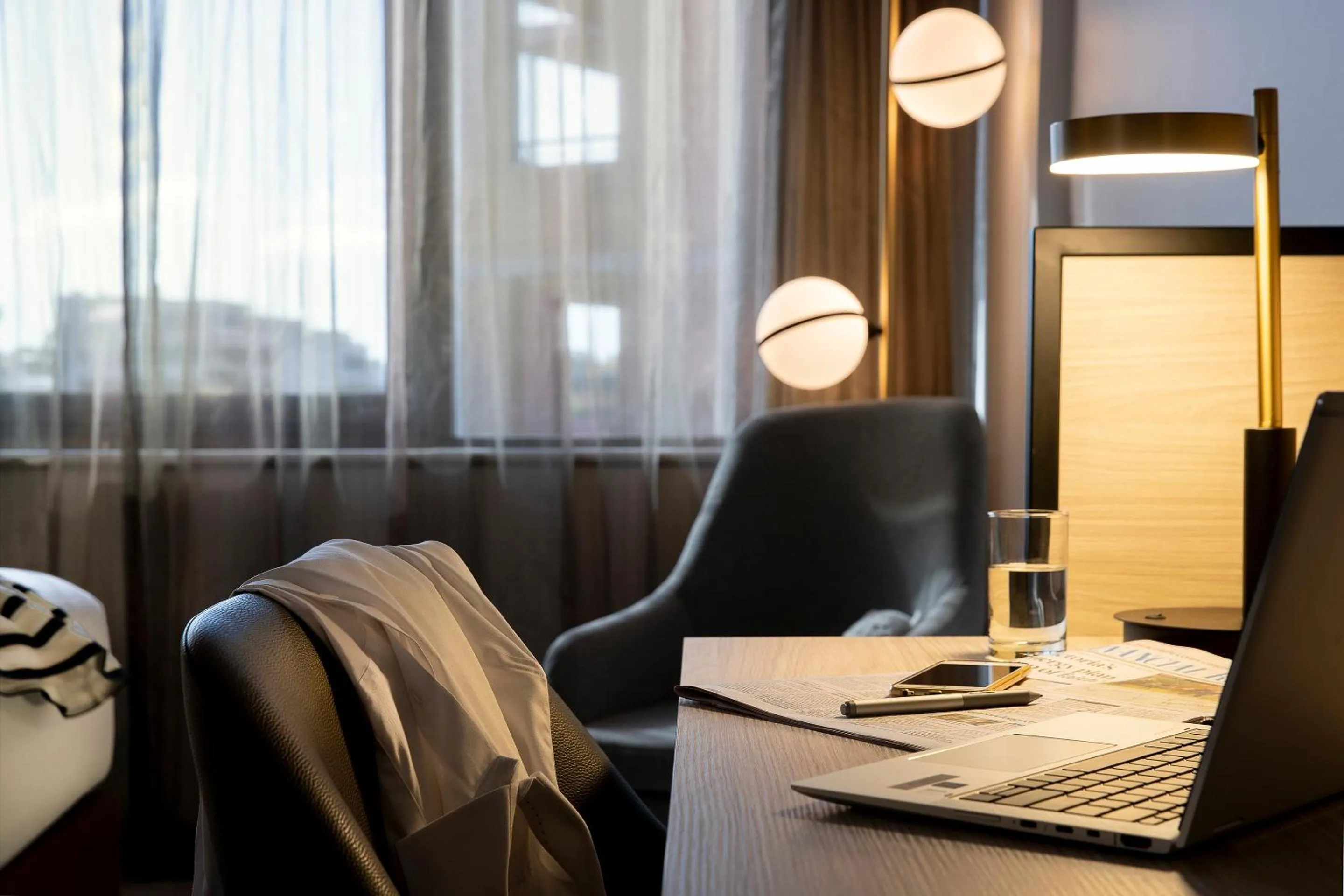 Seating area in Novotel Sydney Parramatta
