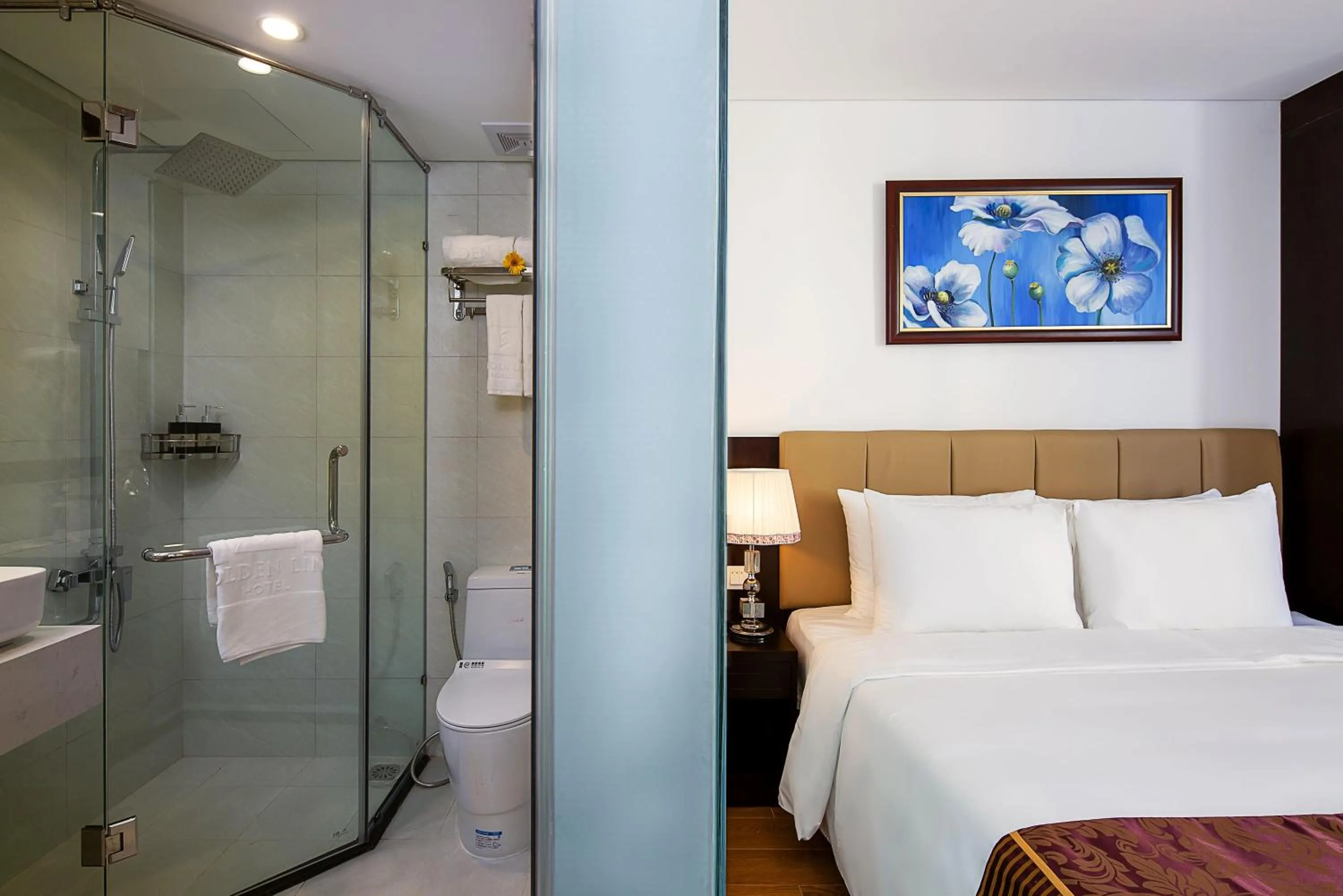 Bedroom, Bed in Golden Line Hotel Danang