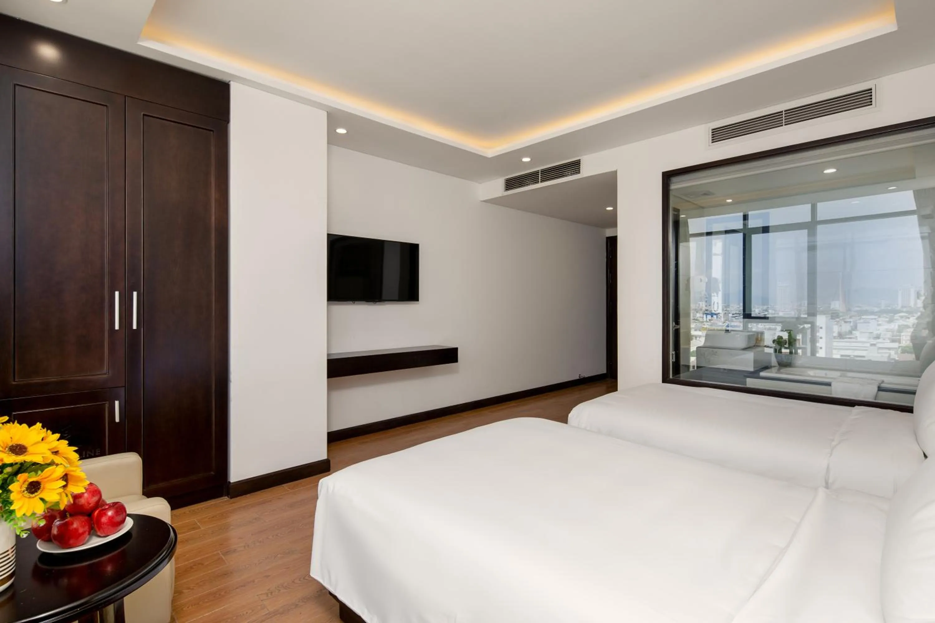 Bathroom, Bed in Golden Line Hotel Danang