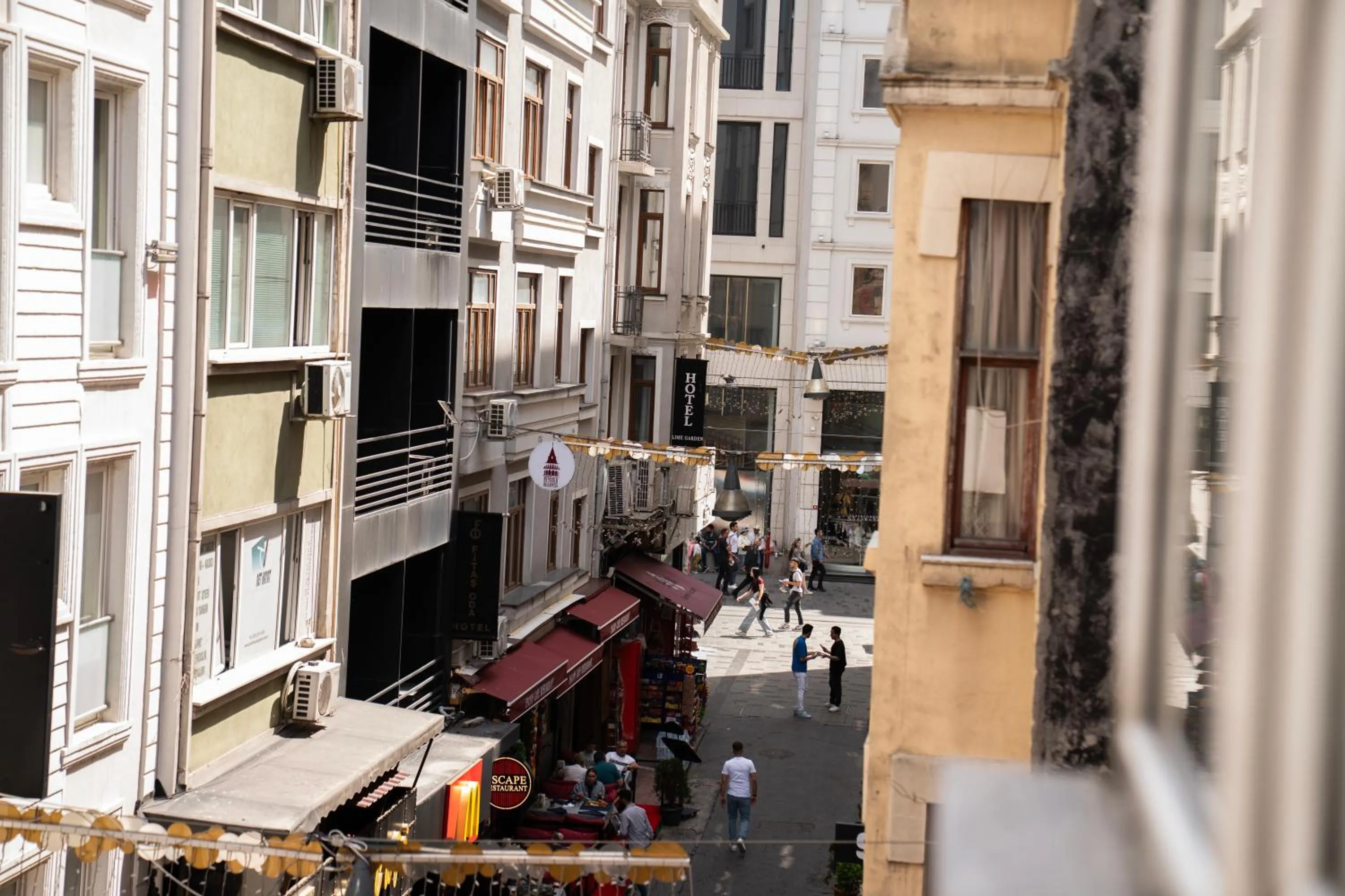 Communal lounge/ TV room in Pera İmperium Taksim