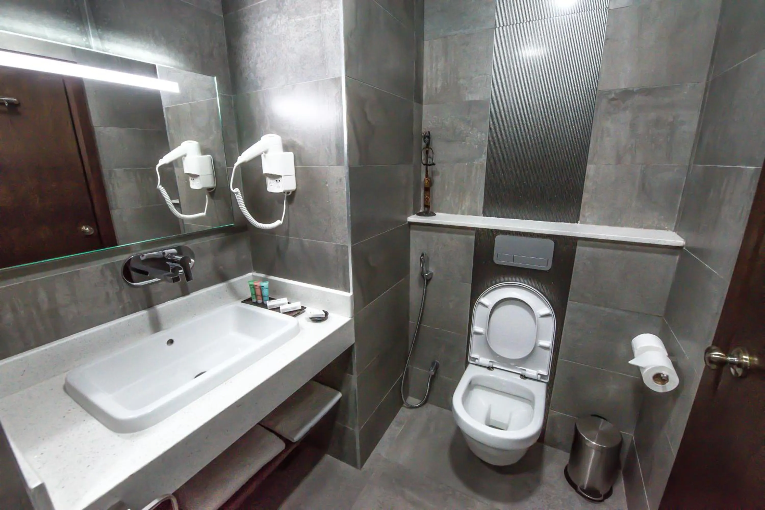 Toilet in Glam Hotel Nairobi - Near Westgate Mall, Westlands