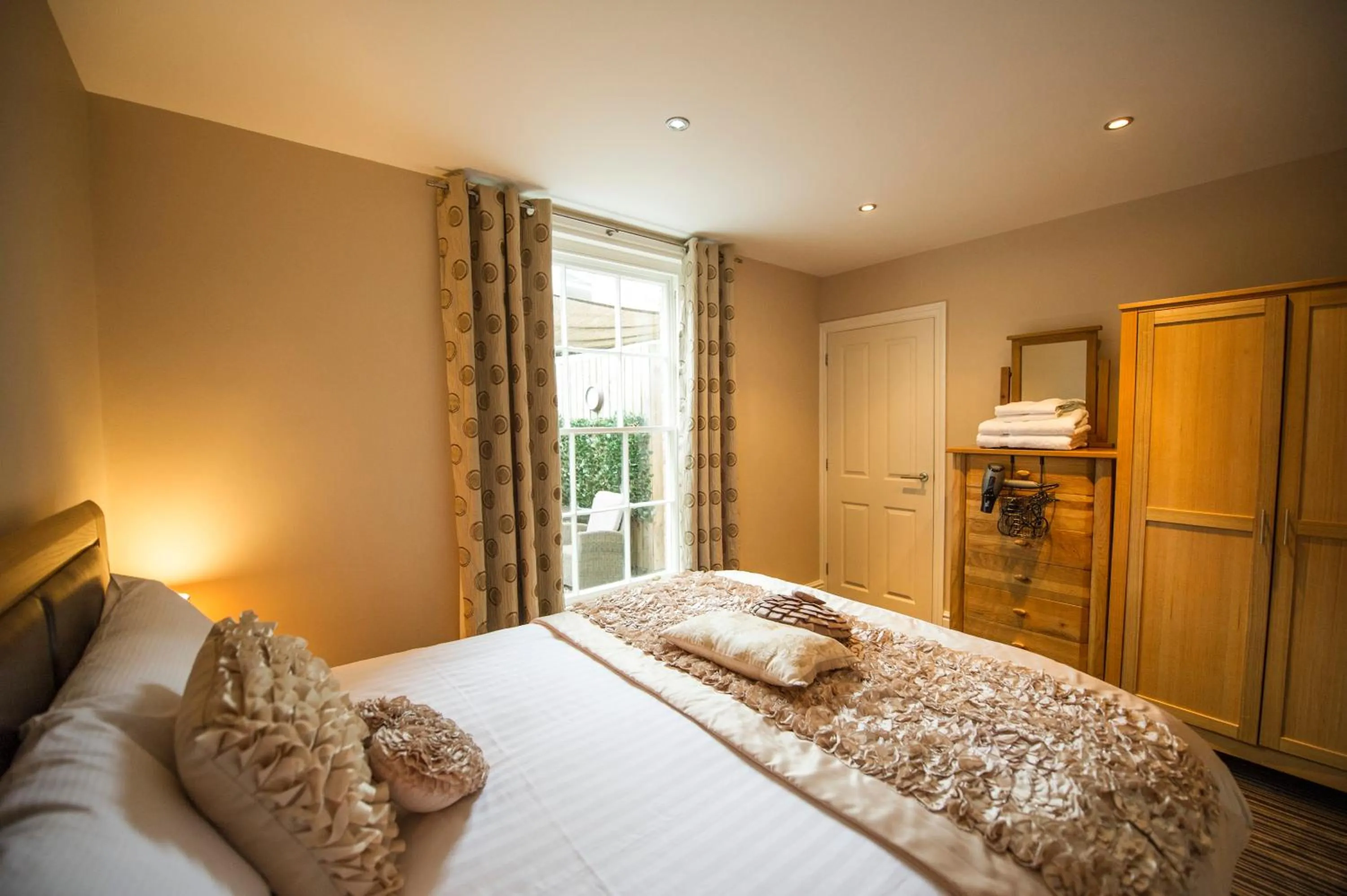 Day in Chester Apartments