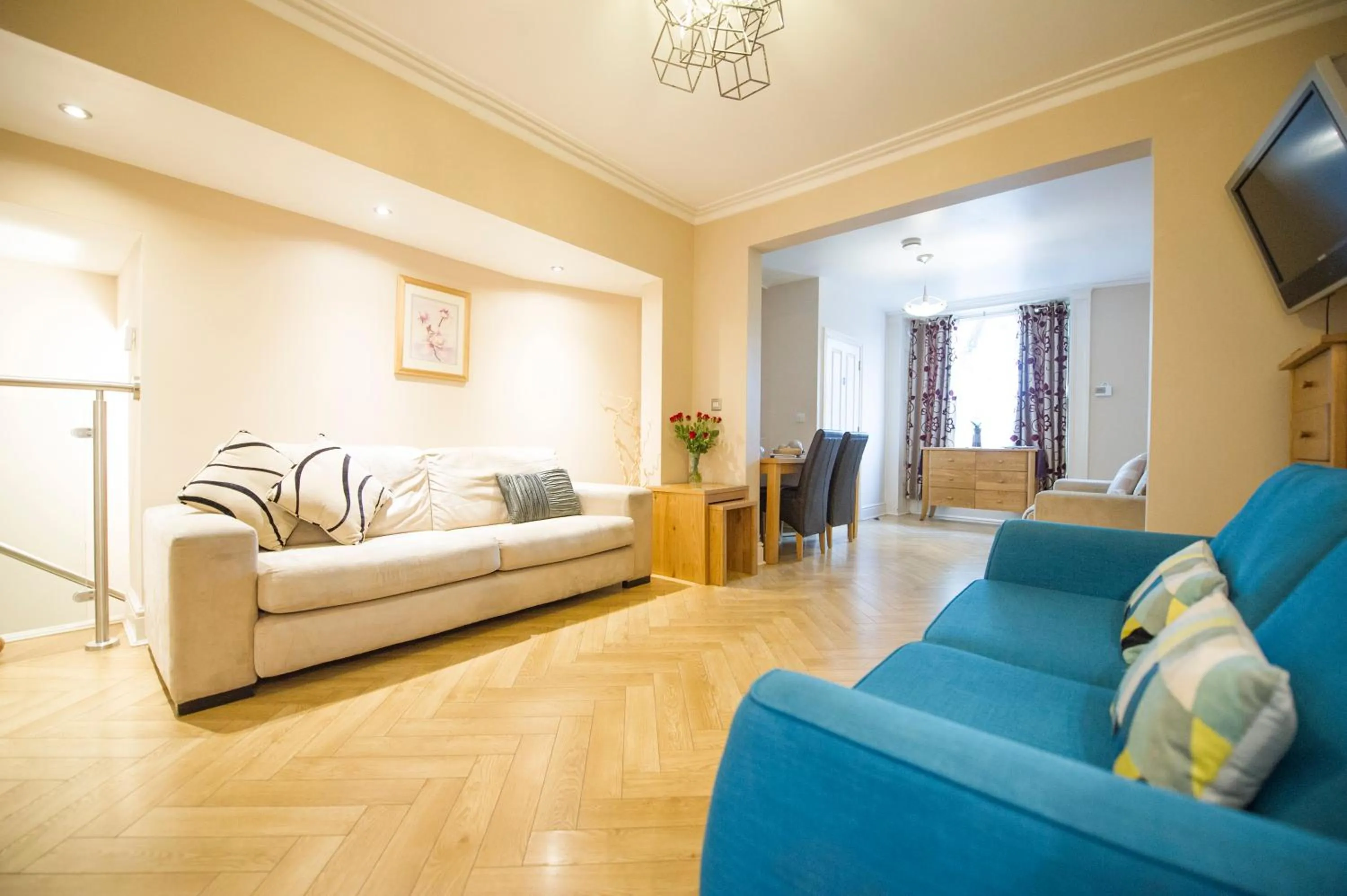 Living room in Chester Apartments