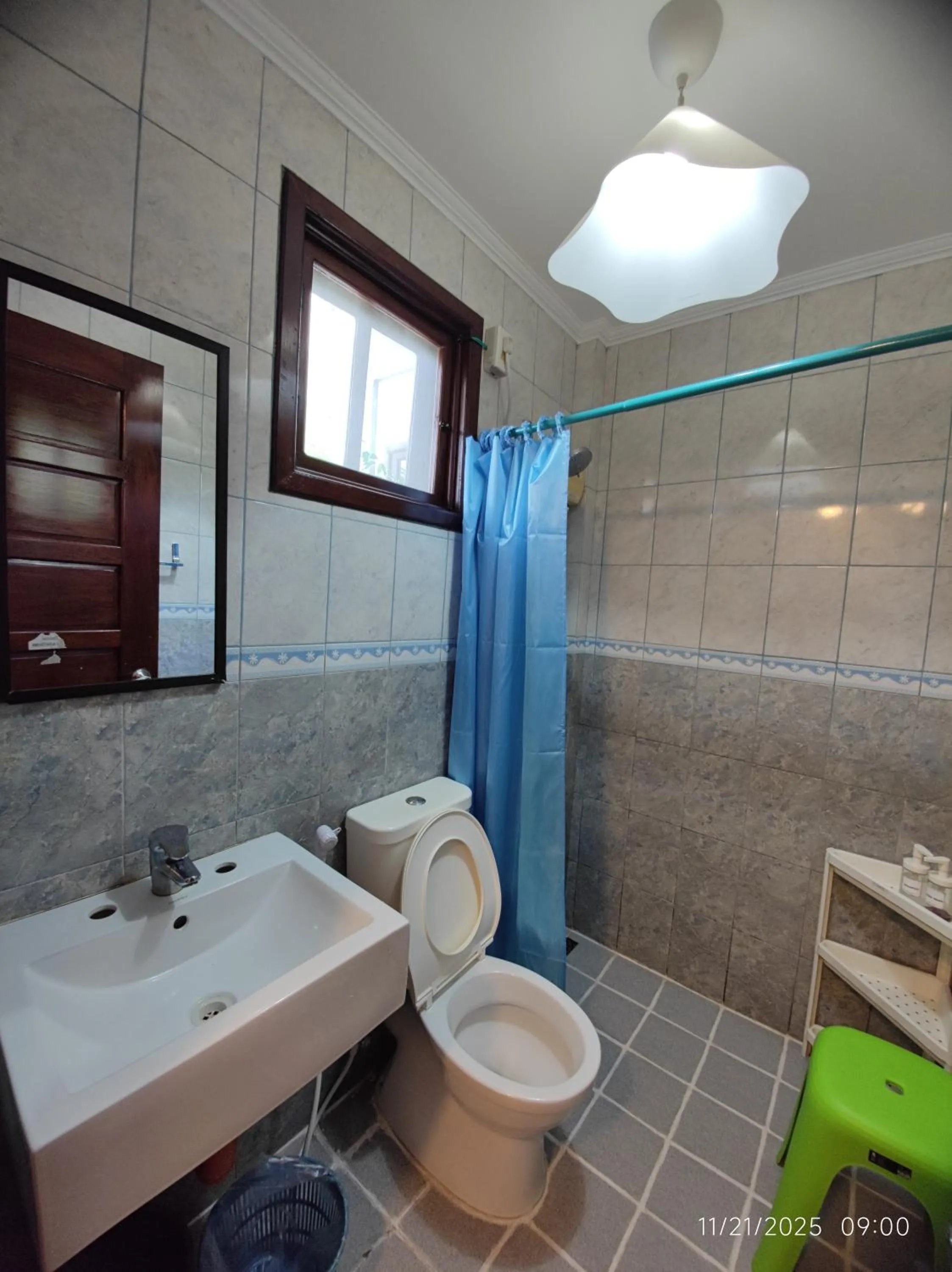 Bathroom in Ferellee Beach Front Inn