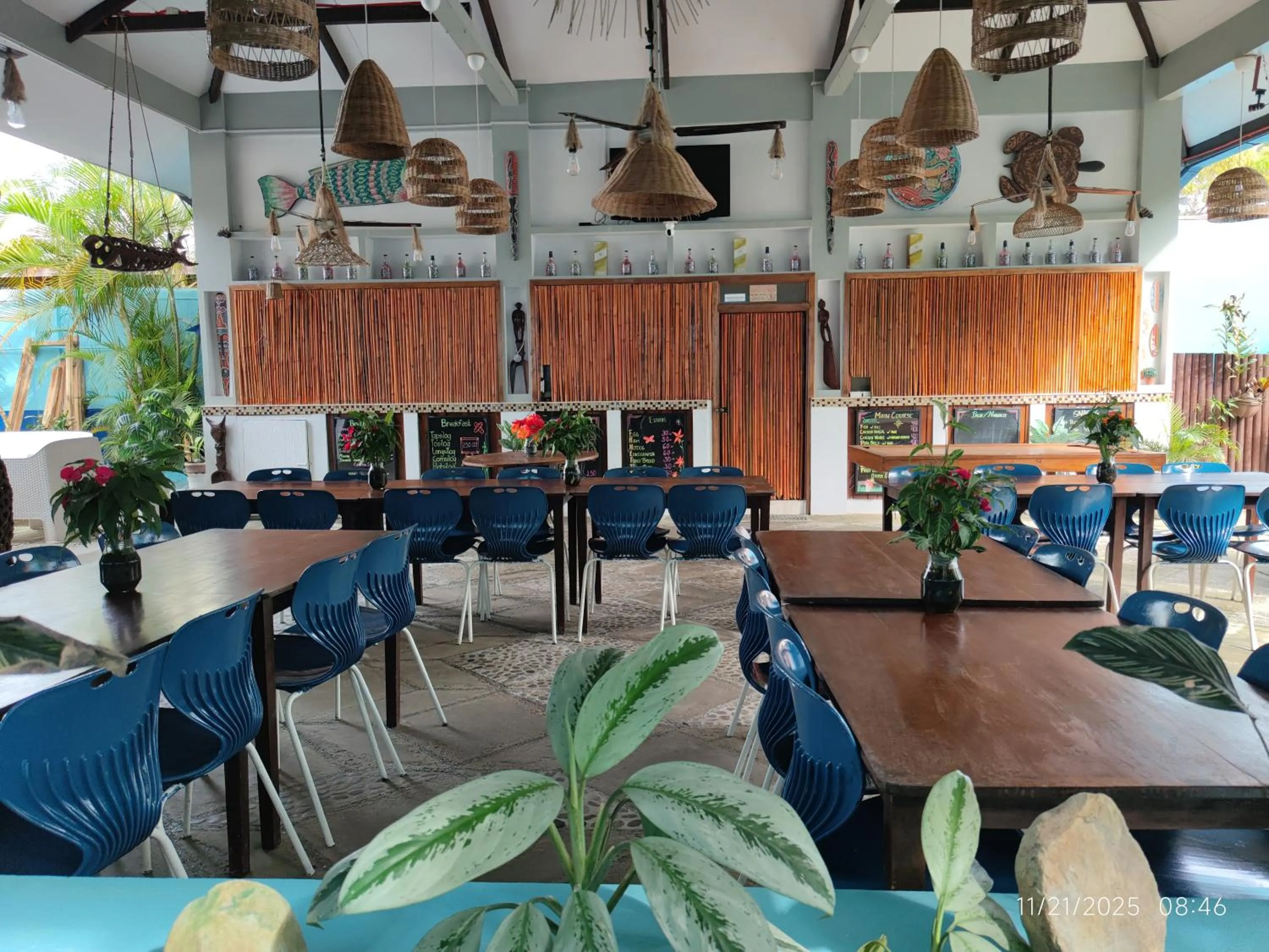 Restaurant/places to eat in Ferellee Beach Front Inn