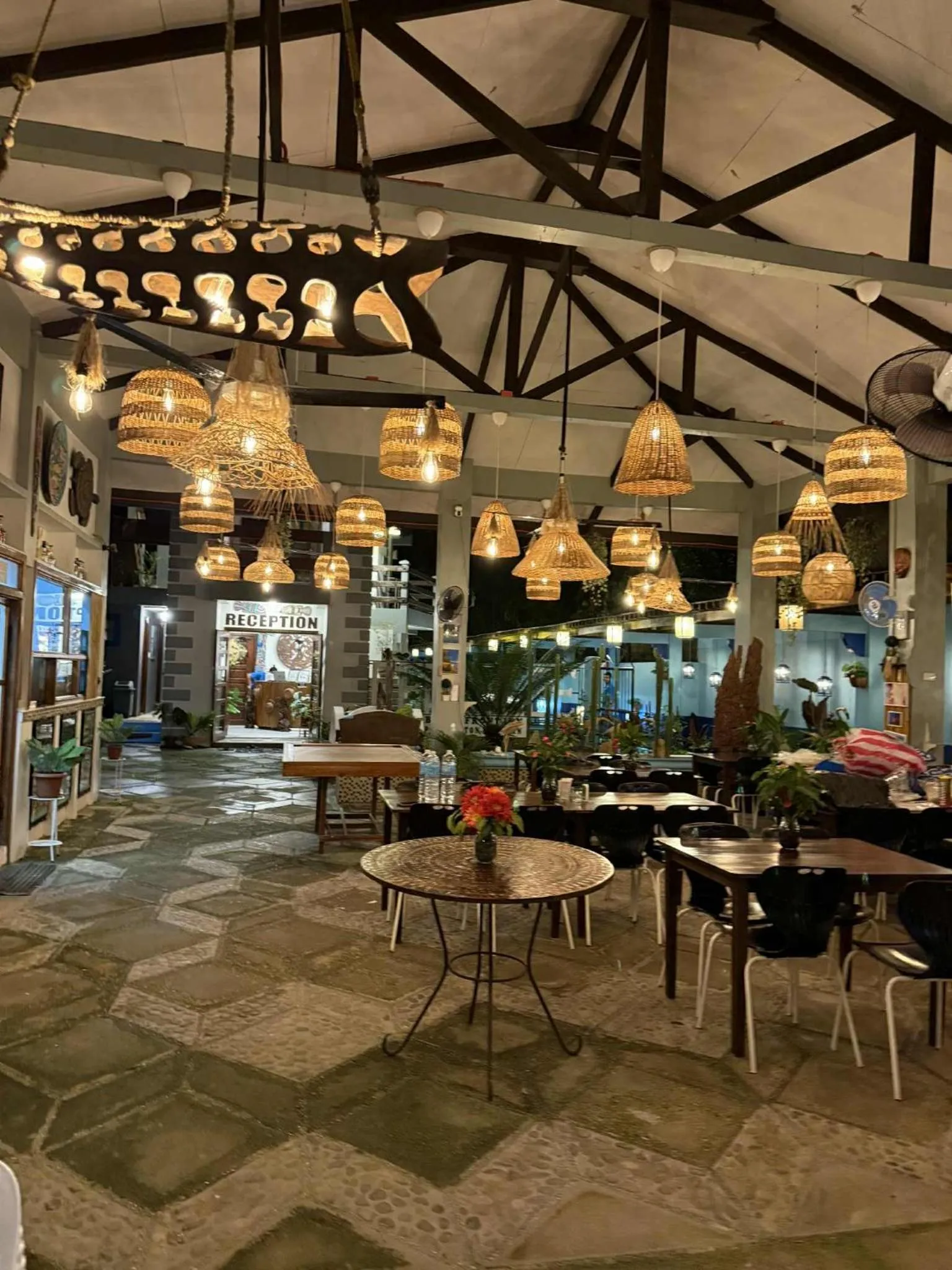 Restaurant/places to eat in Ferellee Beach Front Inn