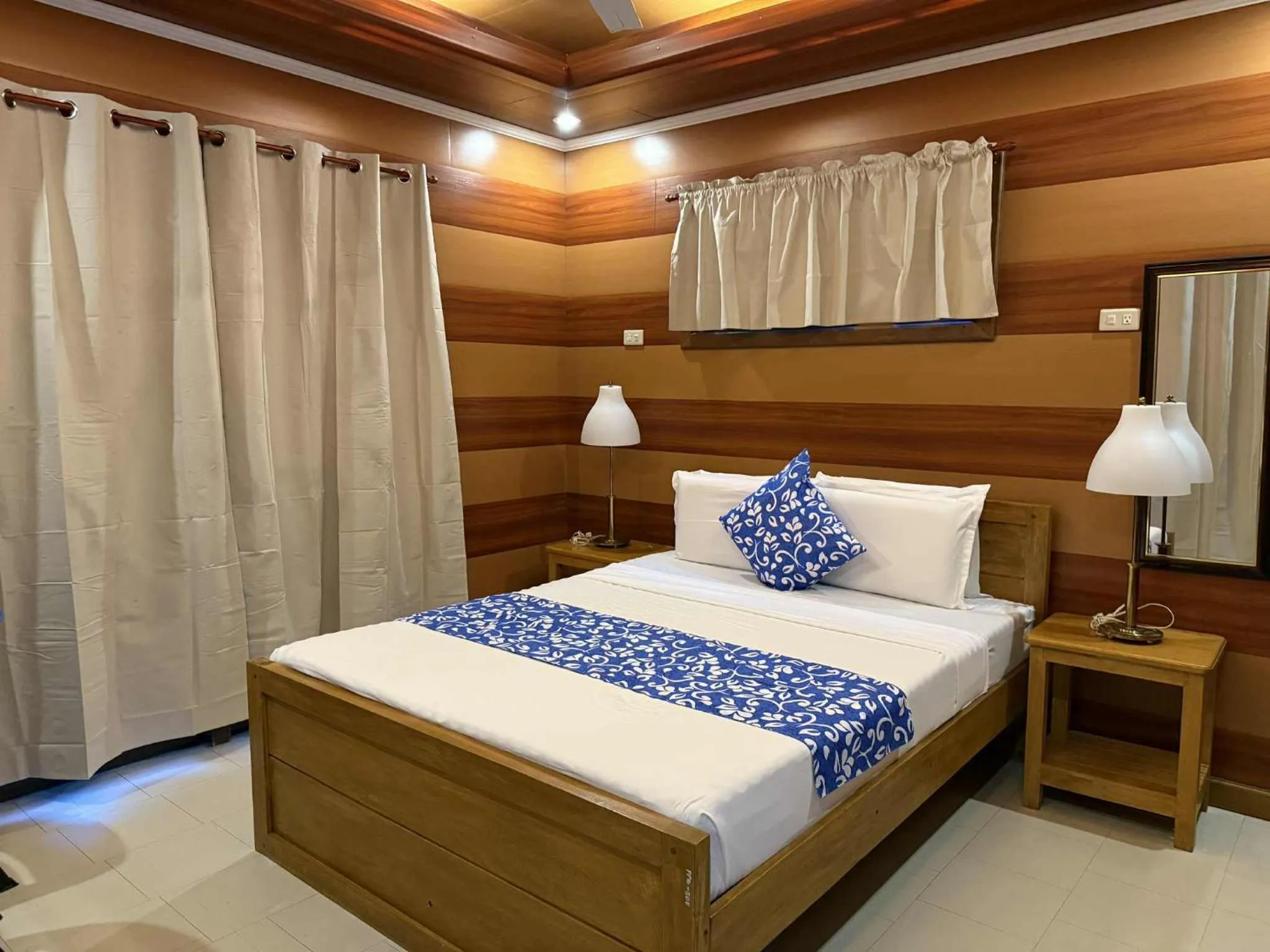 Bed in Ferellee Beach Front Inn