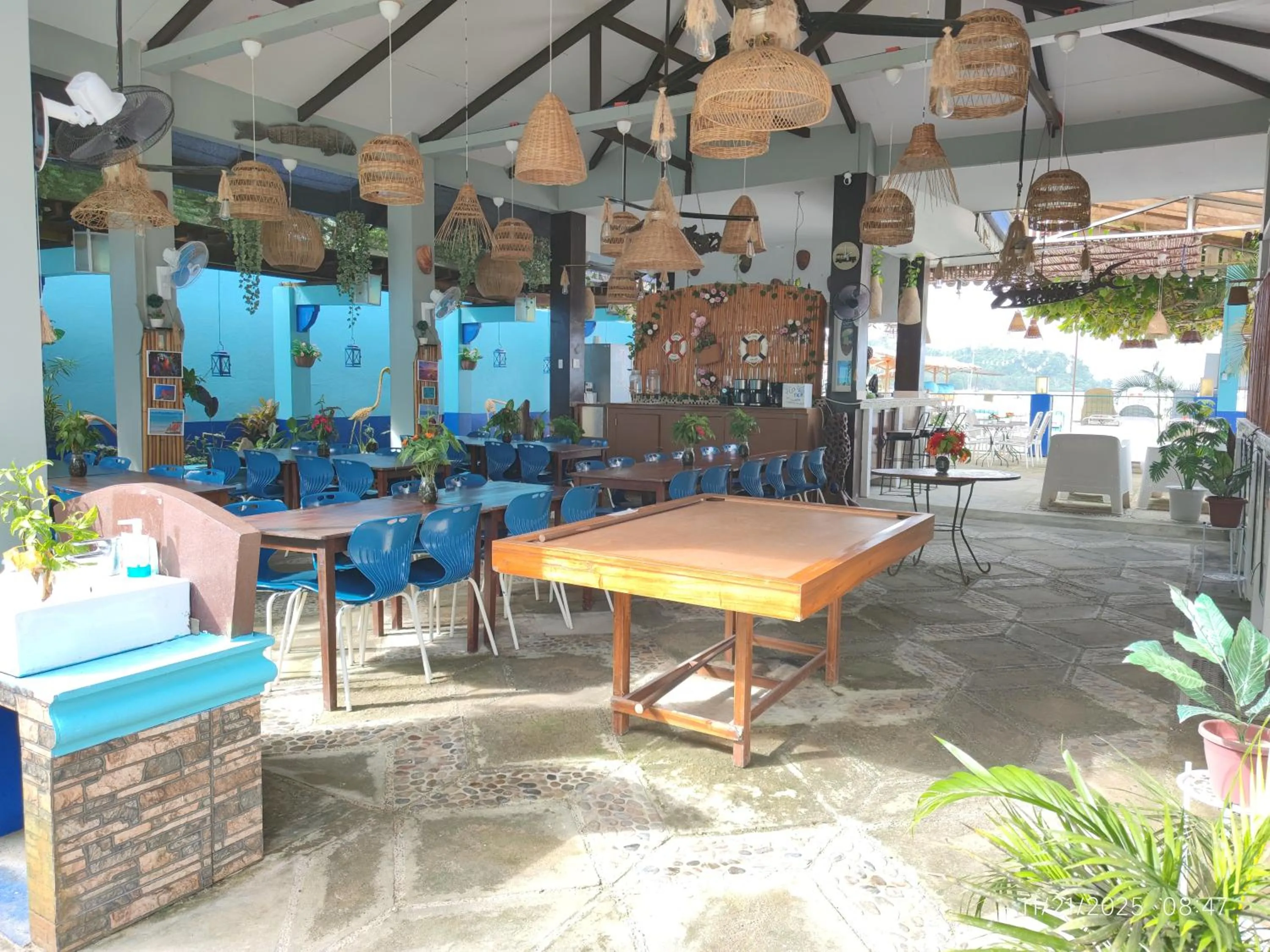 Restaurant/places to eat in Ferellee Beach Front Inn