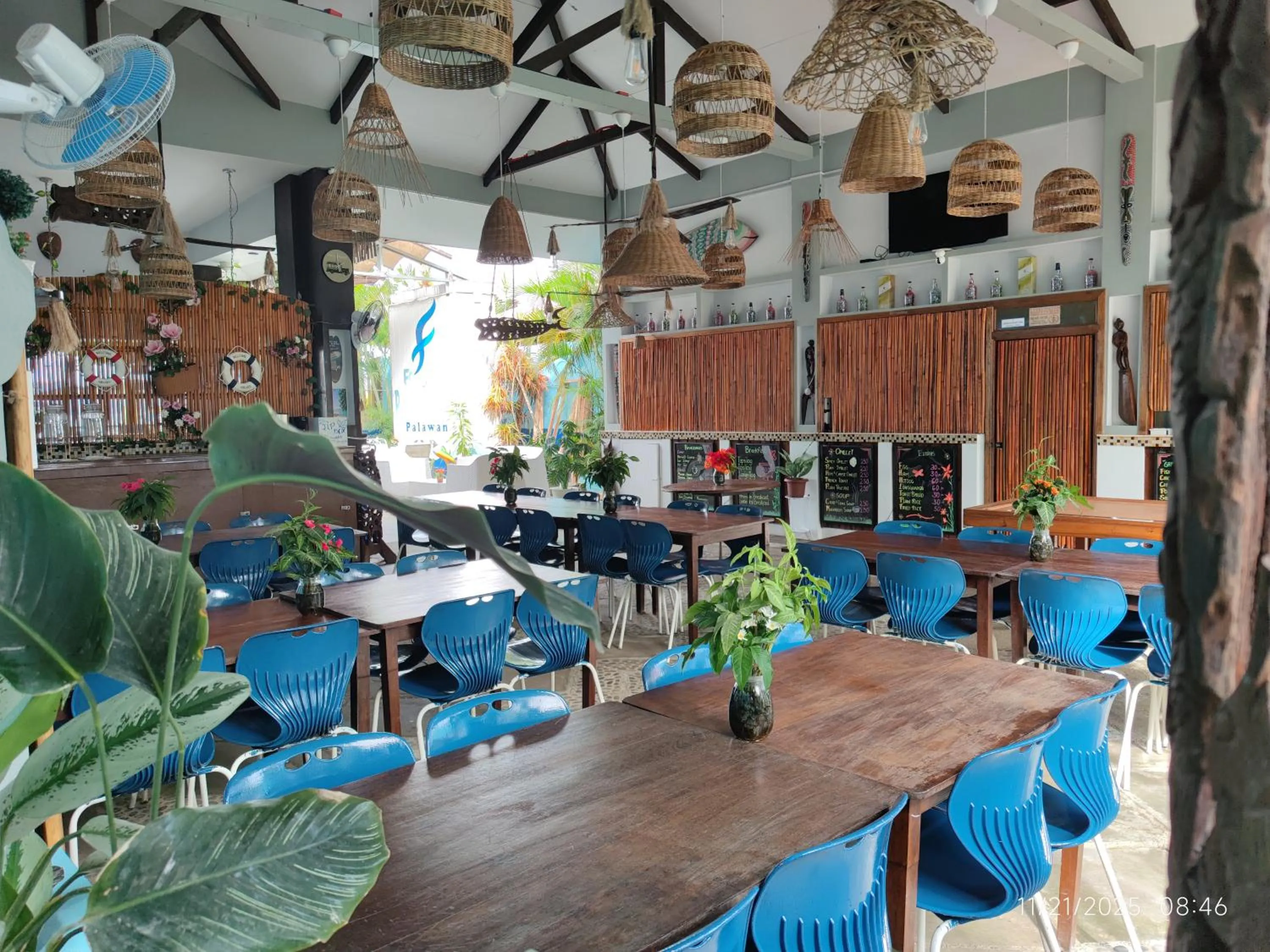 Restaurant/places to eat in Ferellee Beach Front Inn