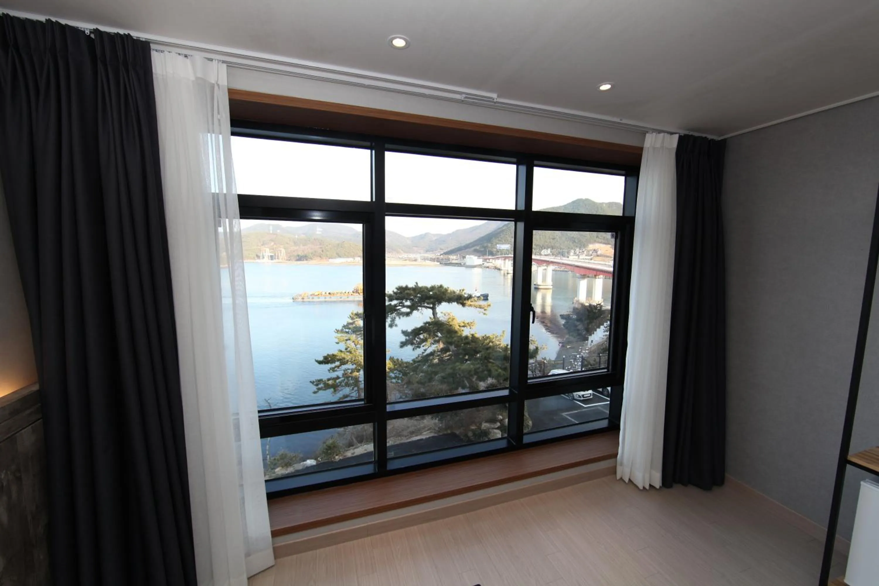 Tongyeong Bridge Hotel