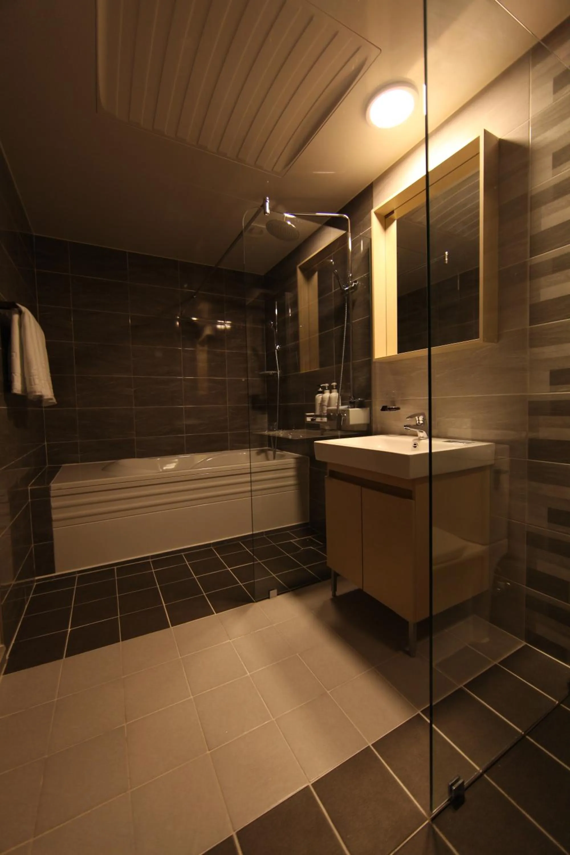 Tongyeong Bridge Hotel