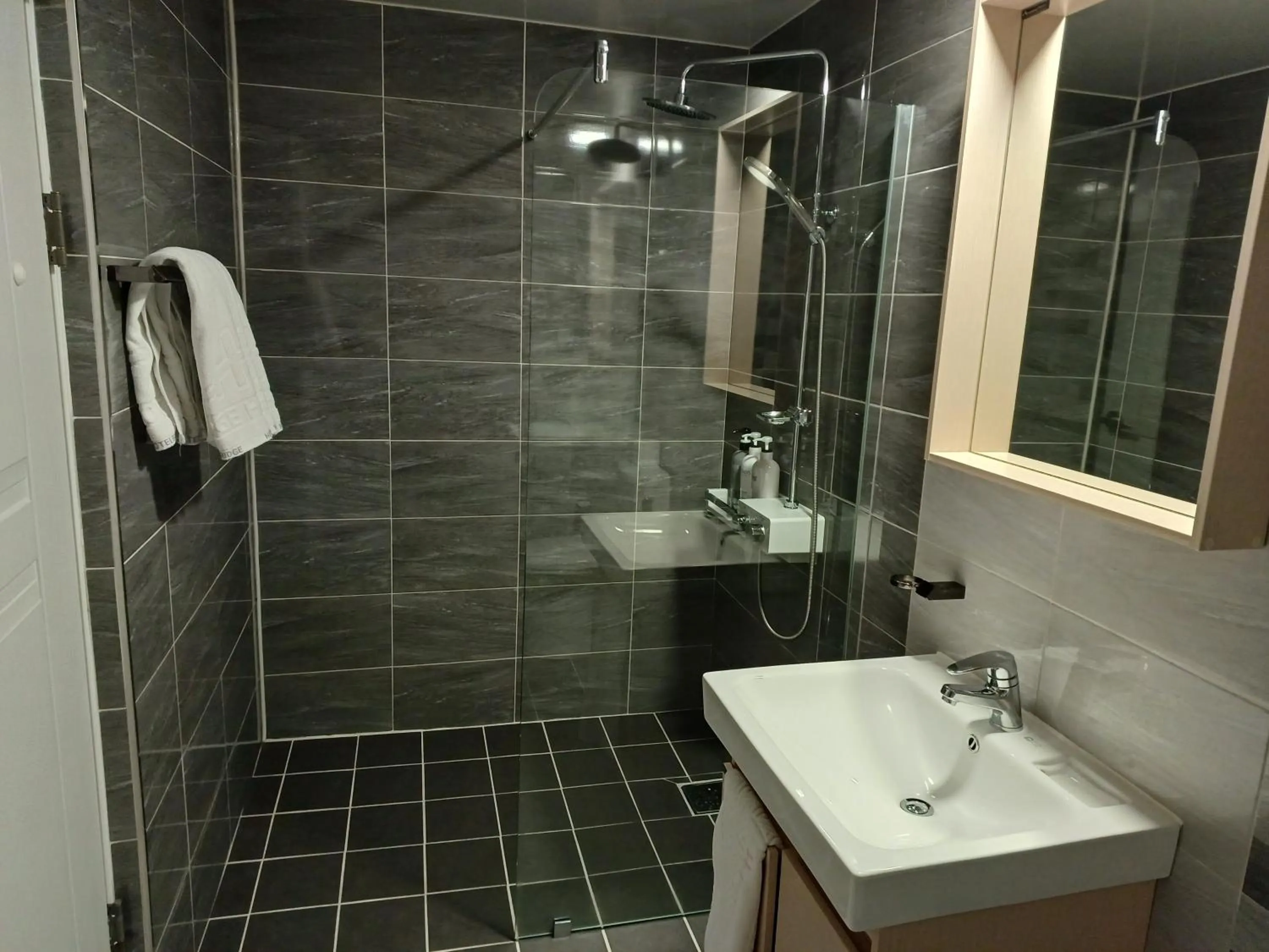 Tongyeong Bridge Hotel