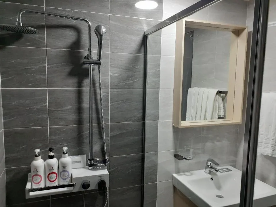 Tongyeong Bridge Hotel