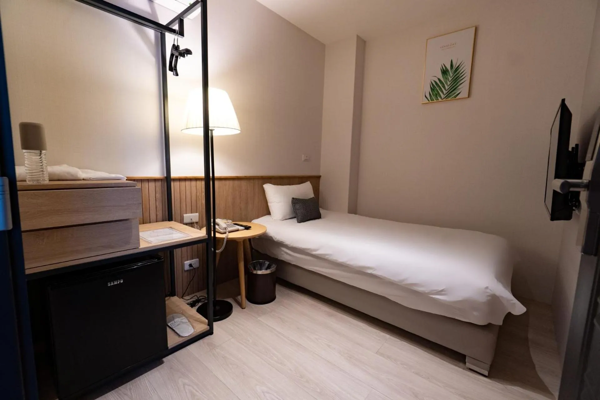 Other, Bed in Feng-Chi Inn