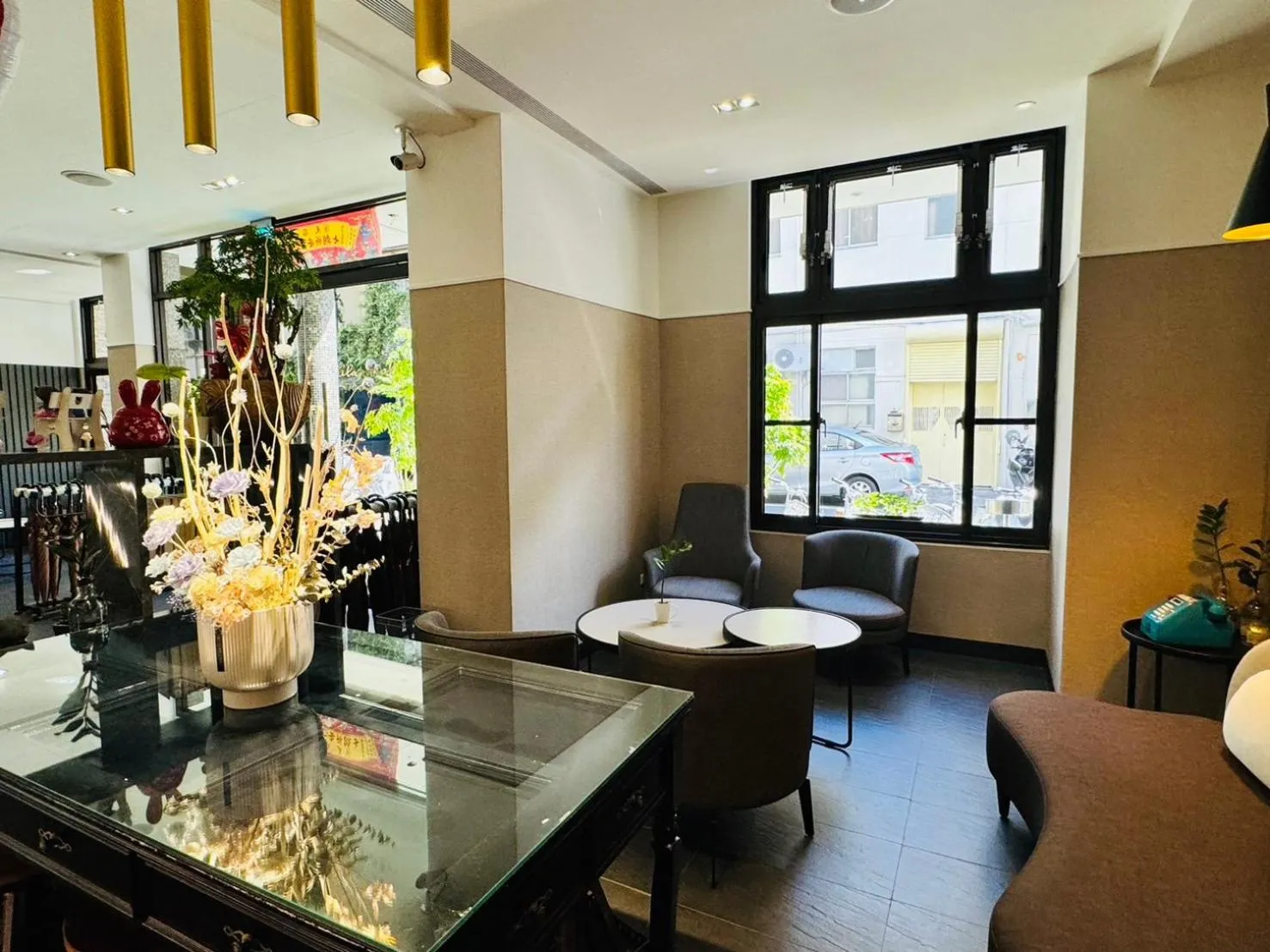 Property building in Feng-Chi Inn