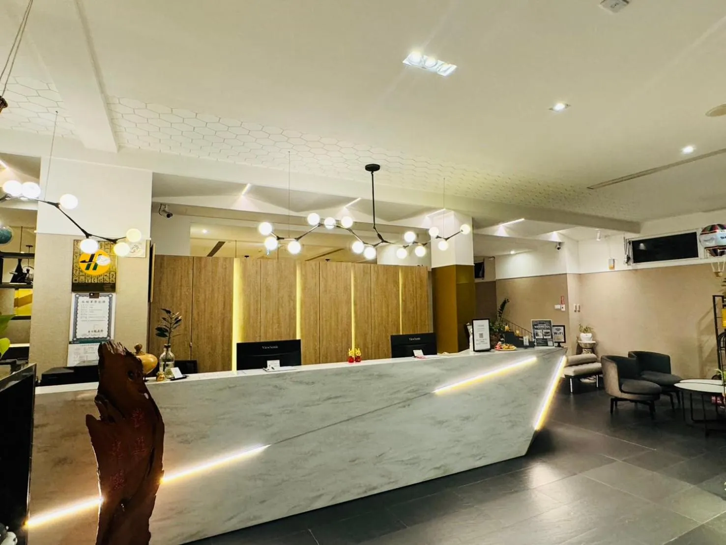 Property building in Feng-Chi Inn