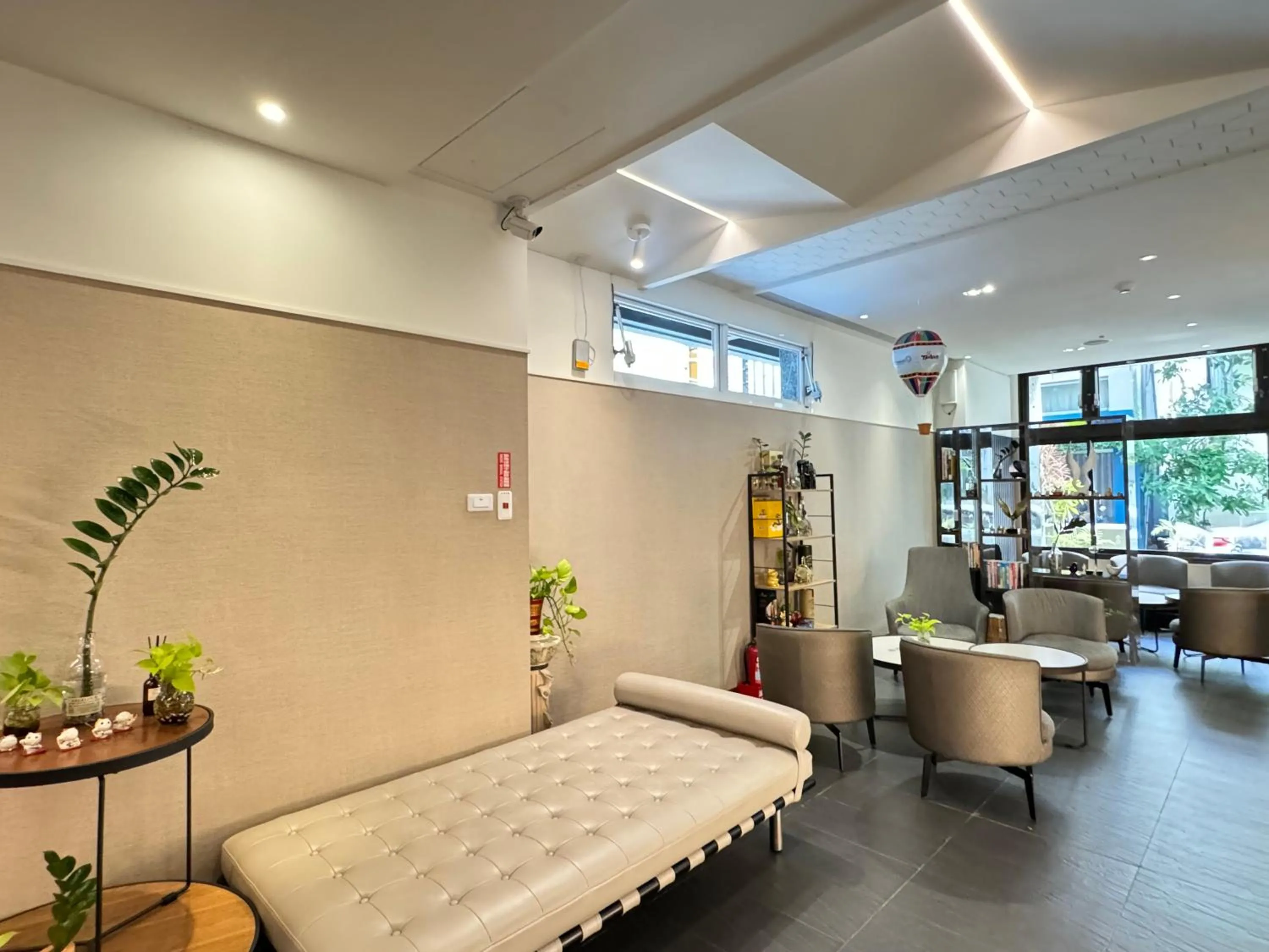 Property building in Feng-Chi Inn