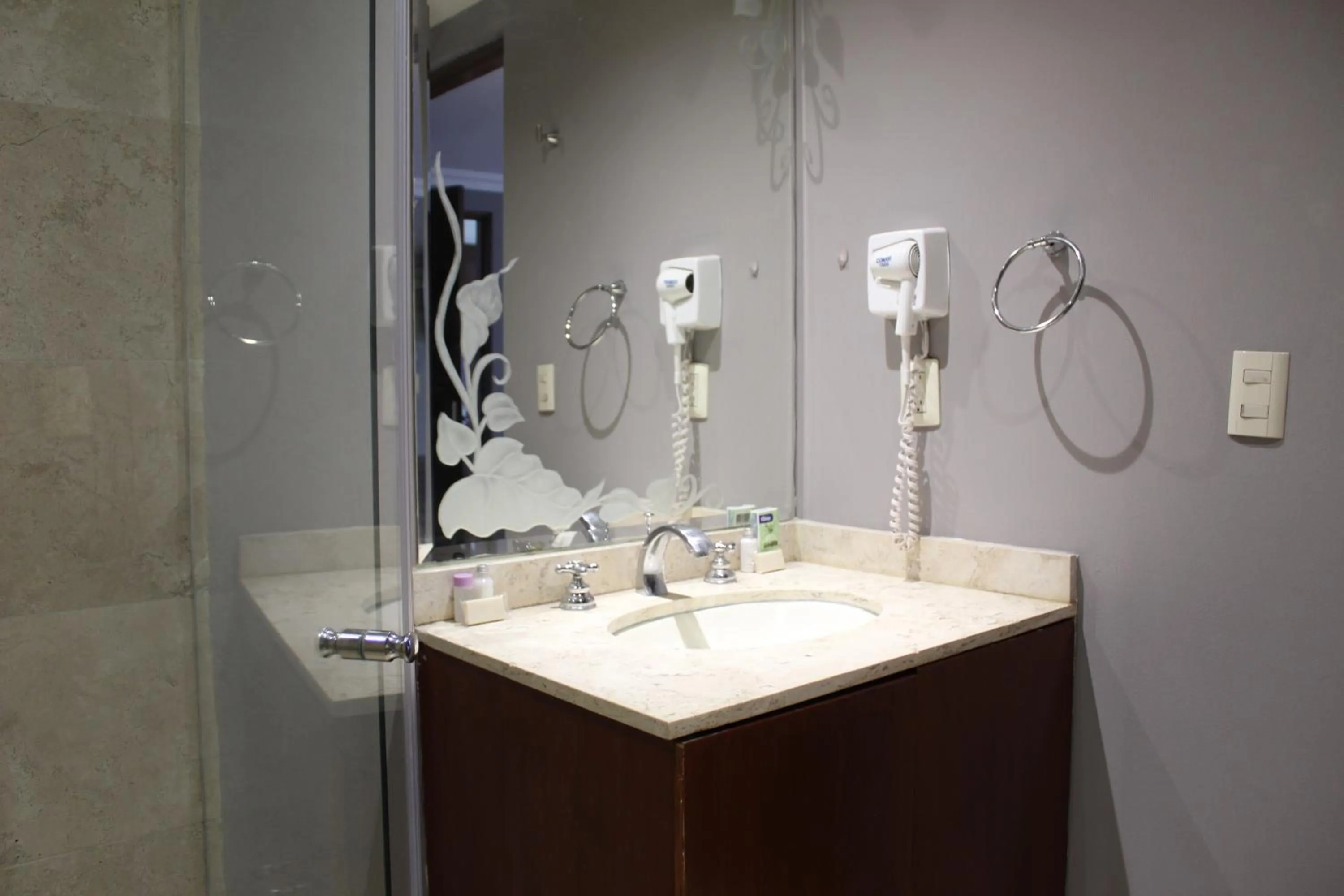 Bathroom in Residence L´ Heritage Hipólito Taine by BlueBay