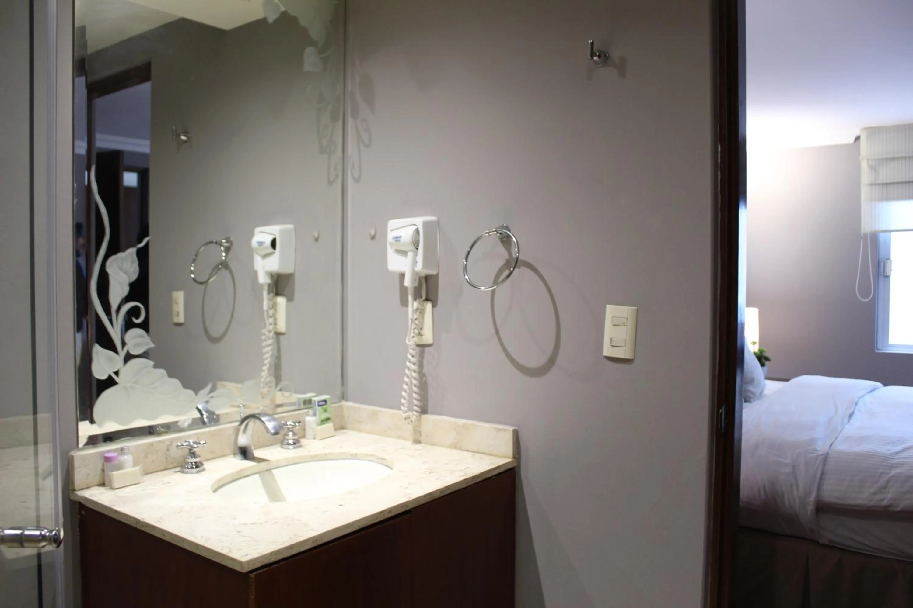 heating in Residence L´ Heritage Hipólito Taine by BlueBay