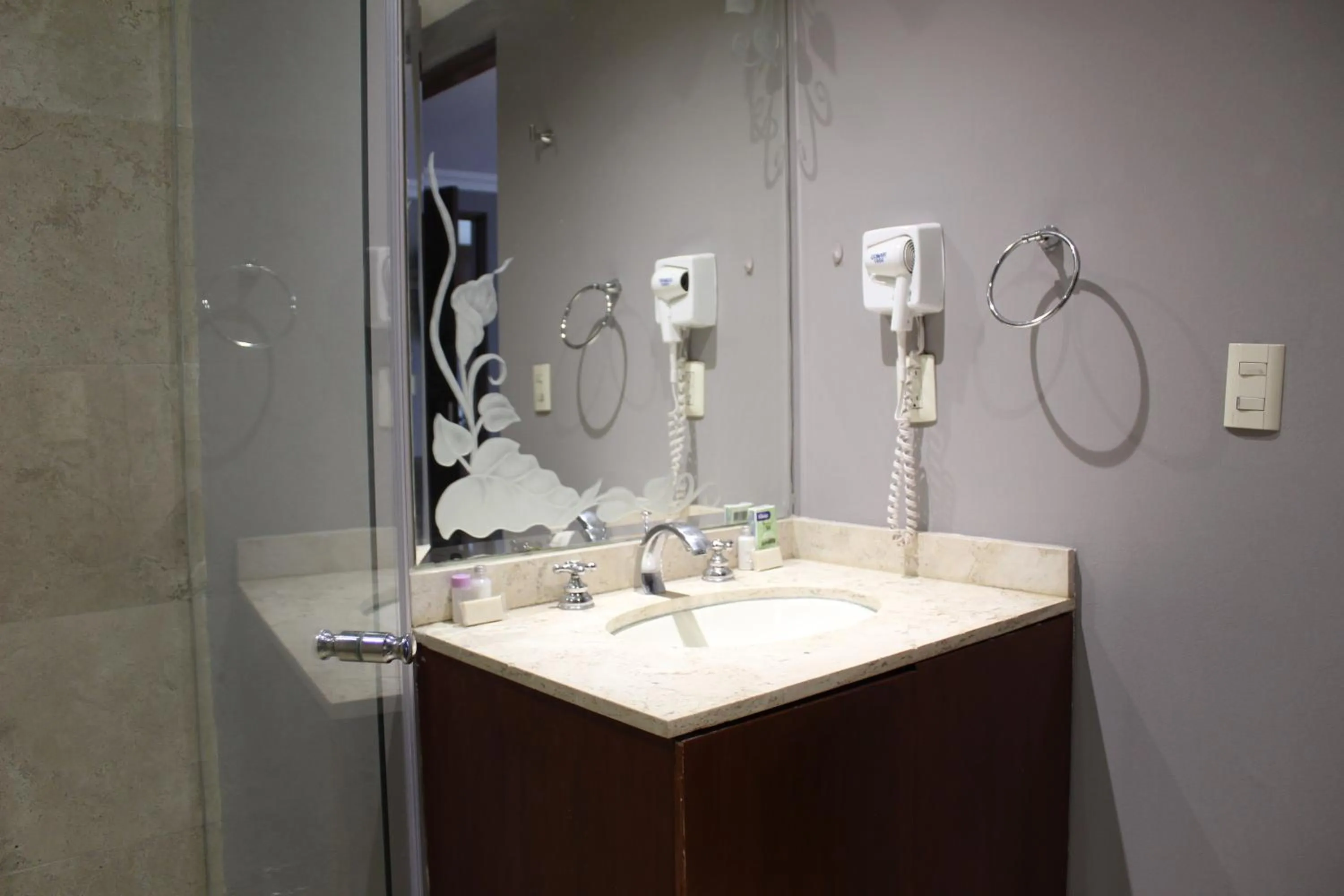 Bathroom in Residence L´ Heritage Hipólito Taine by BlueBay