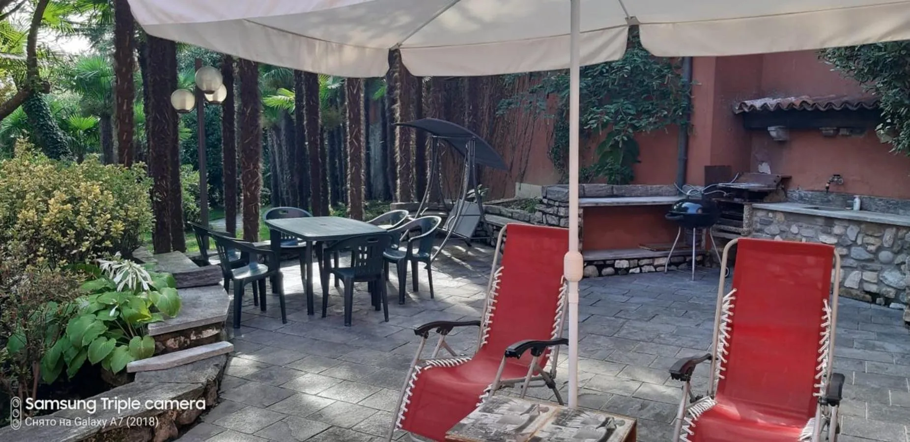 BBQ facilities in Villa Magnolia Lago Maggiore