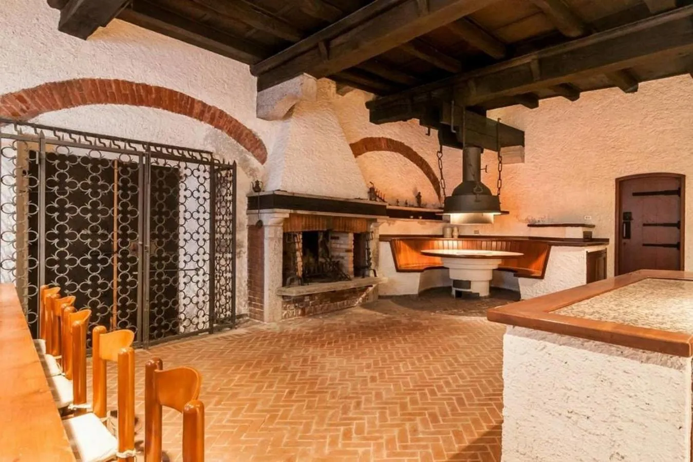 BBQ facilities in Villa Magnolia Lago Maggiore