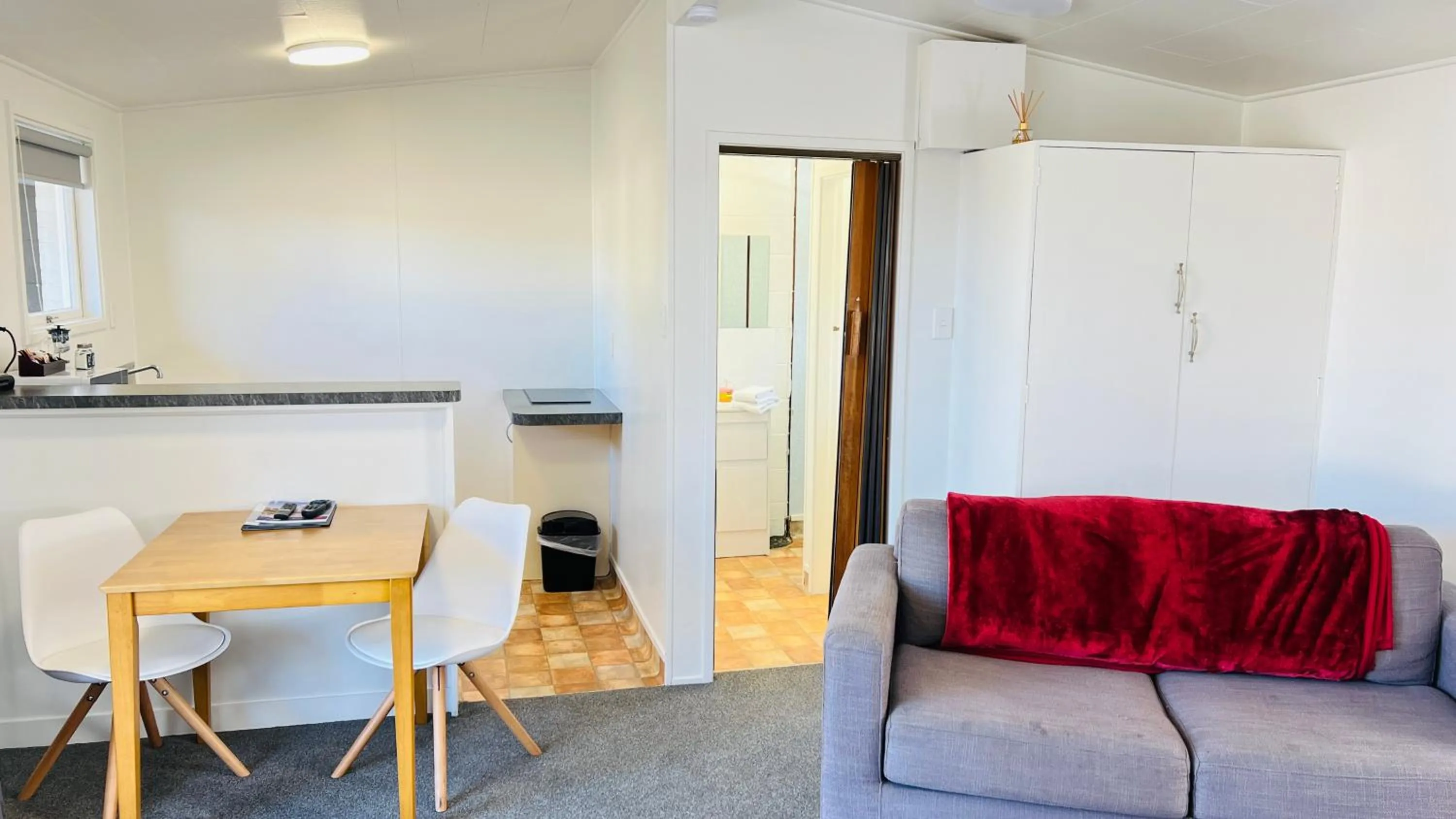 Kitchen or kitchenette in 18th Avenue Thermal Motel