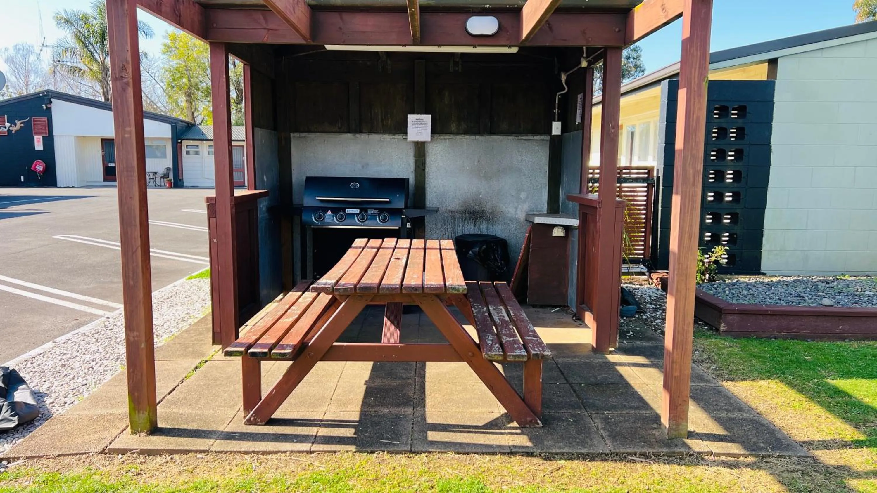 Day in 18th Avenue Thermal Motel