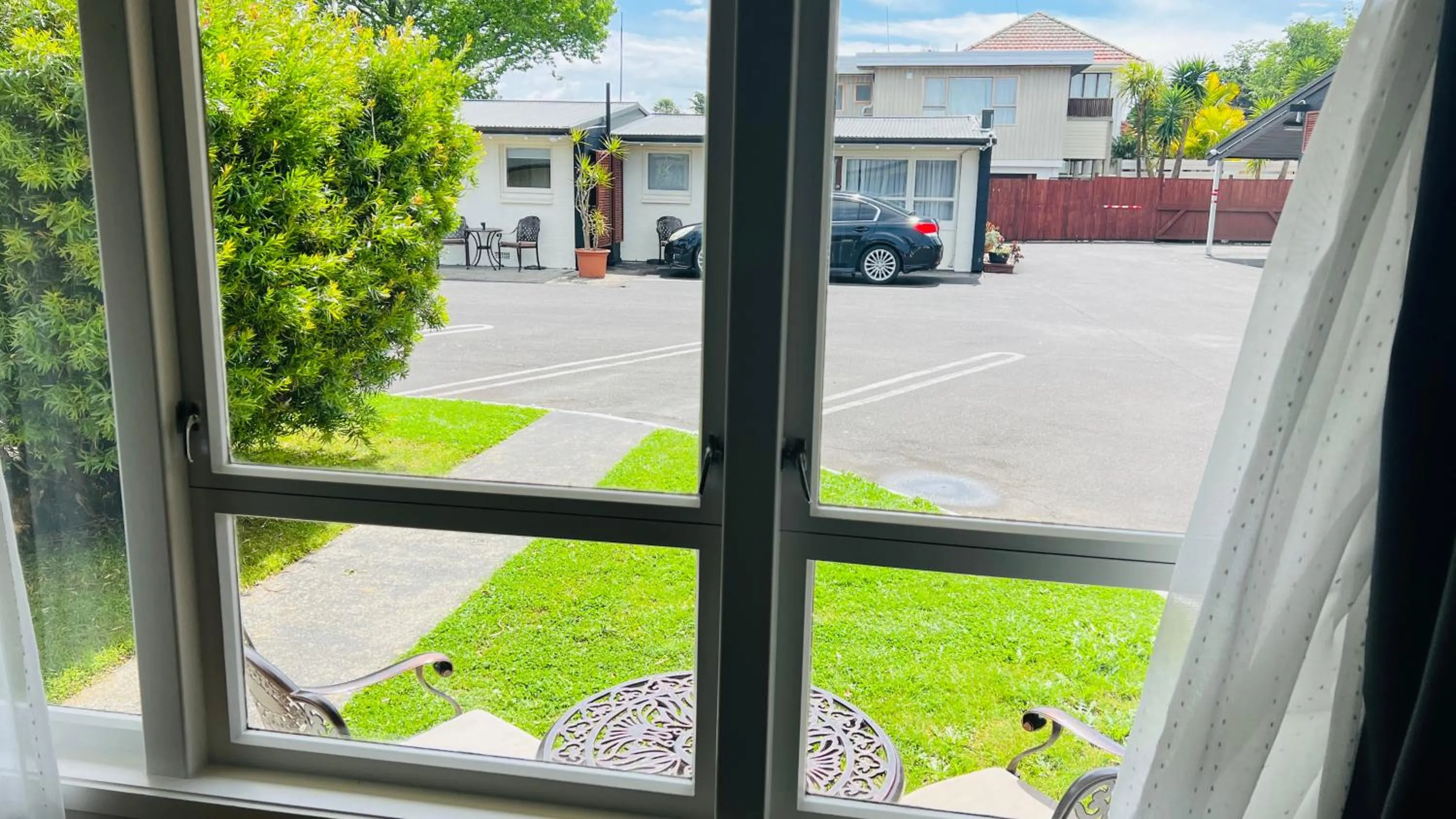 Garden in 18th Avenue Thermal Motel