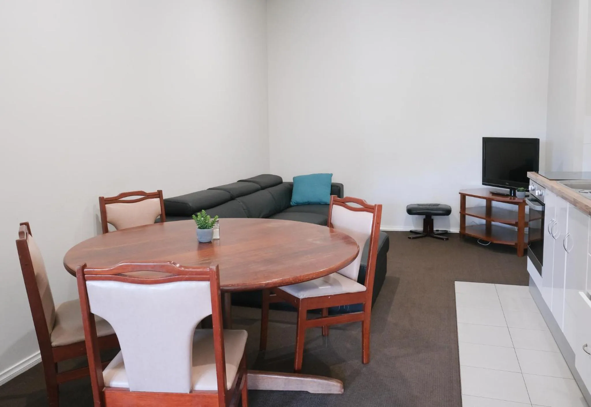 TV and multimedia in Manjimup Gateway Hotel