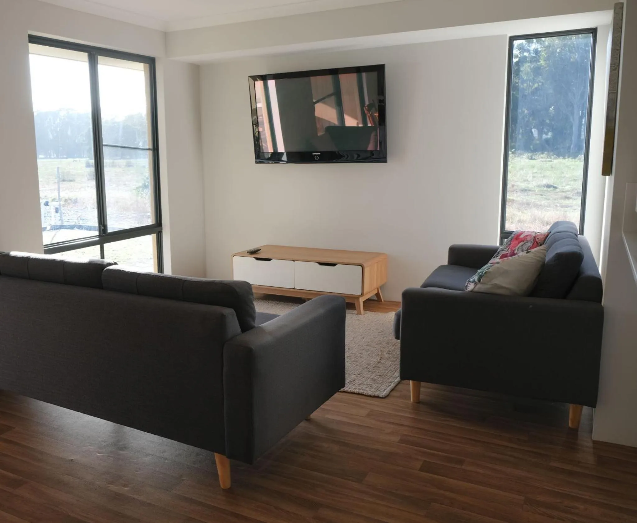 TV and multimedia in Manjimup Gateway Hotel